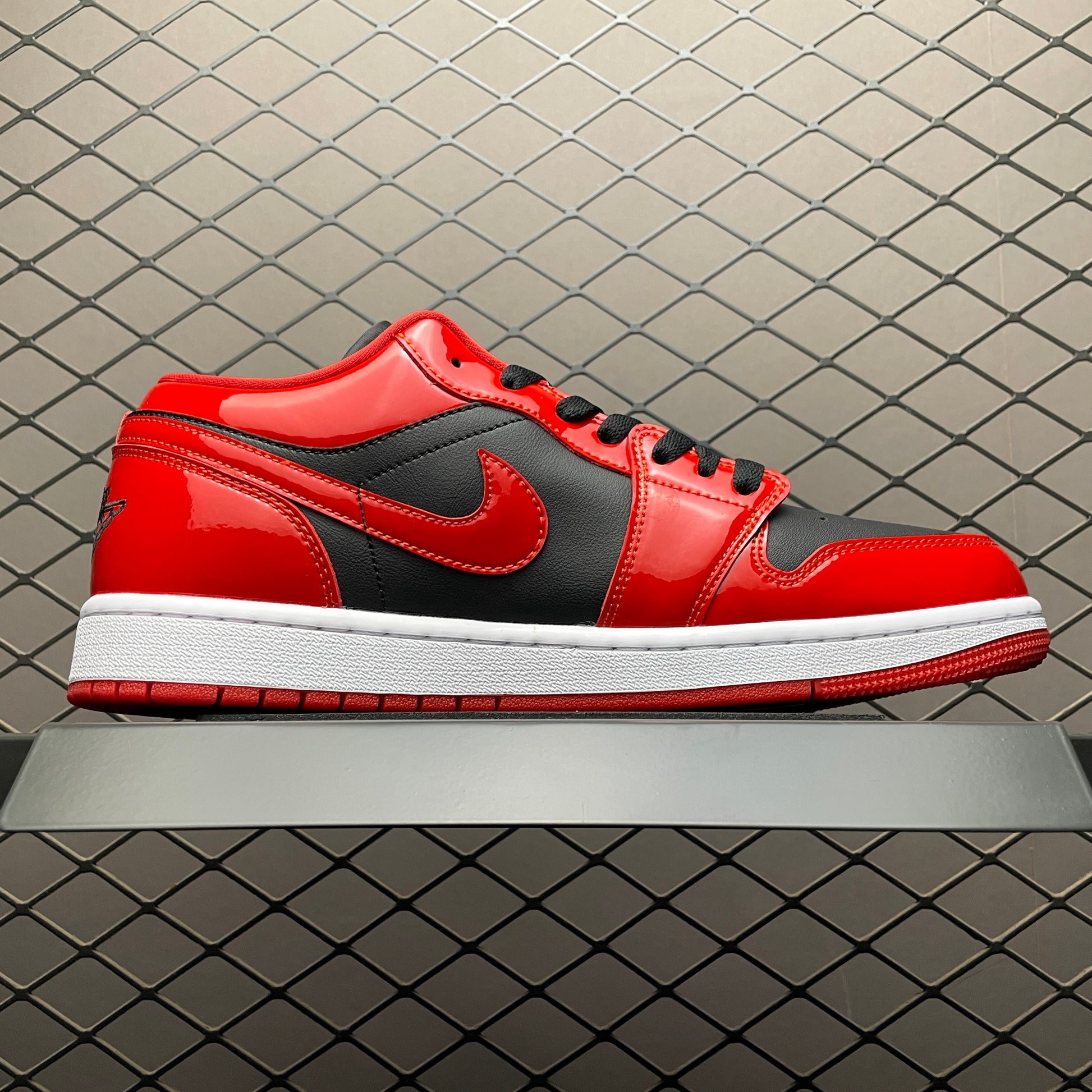 Nike Jordan 1 Low SE Patent Varsity Red Black