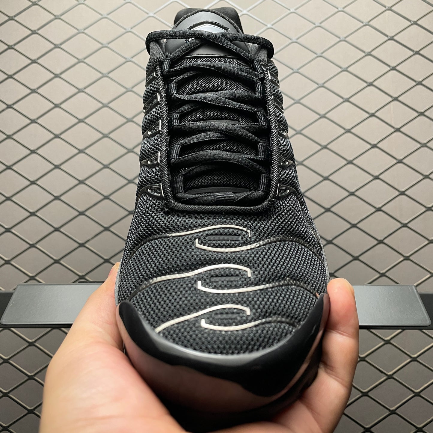 Nike Women's Air Max Plus SE "Black/Metallic Silver/Laser Crimson