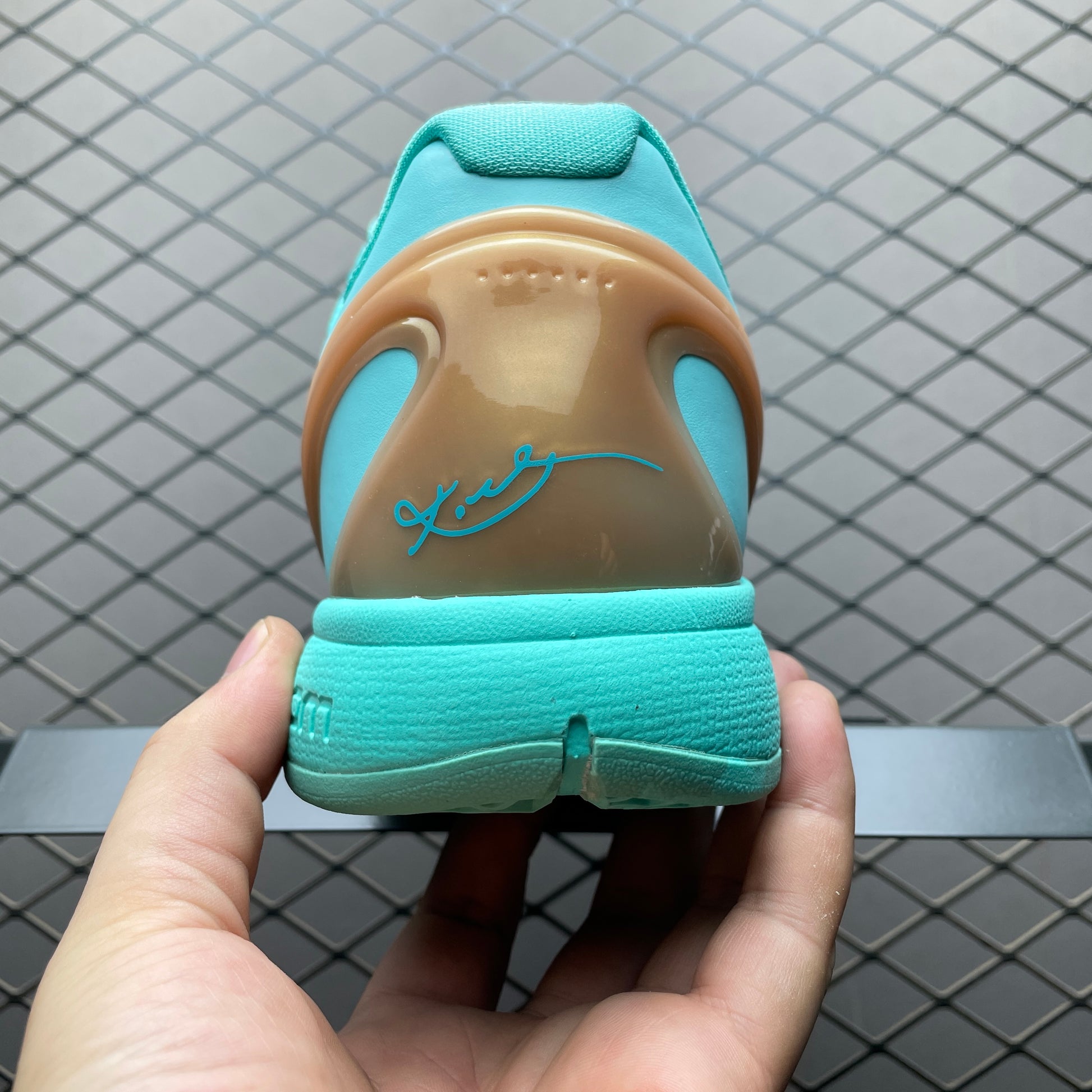 Jalen Brunson × Nike Kobe 6 Protro "Statue of Liberty"