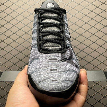 PSG × Nike Air Max Plus "Black/Particle Grey"