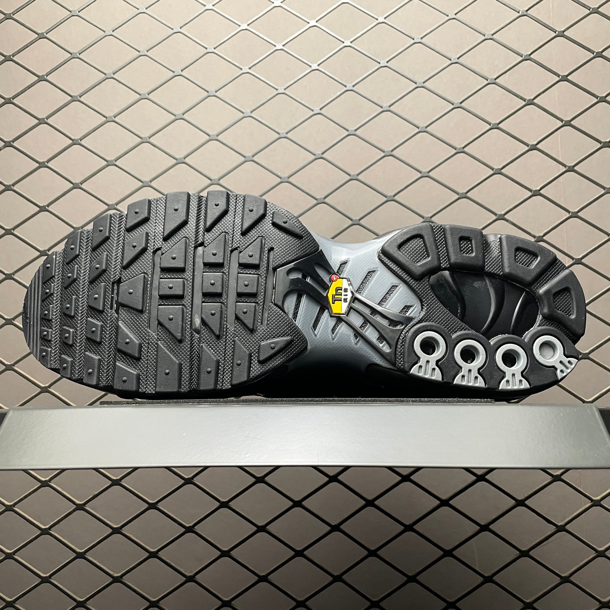 PSG × Nike Air Max Plus "Black/Particle Grey"