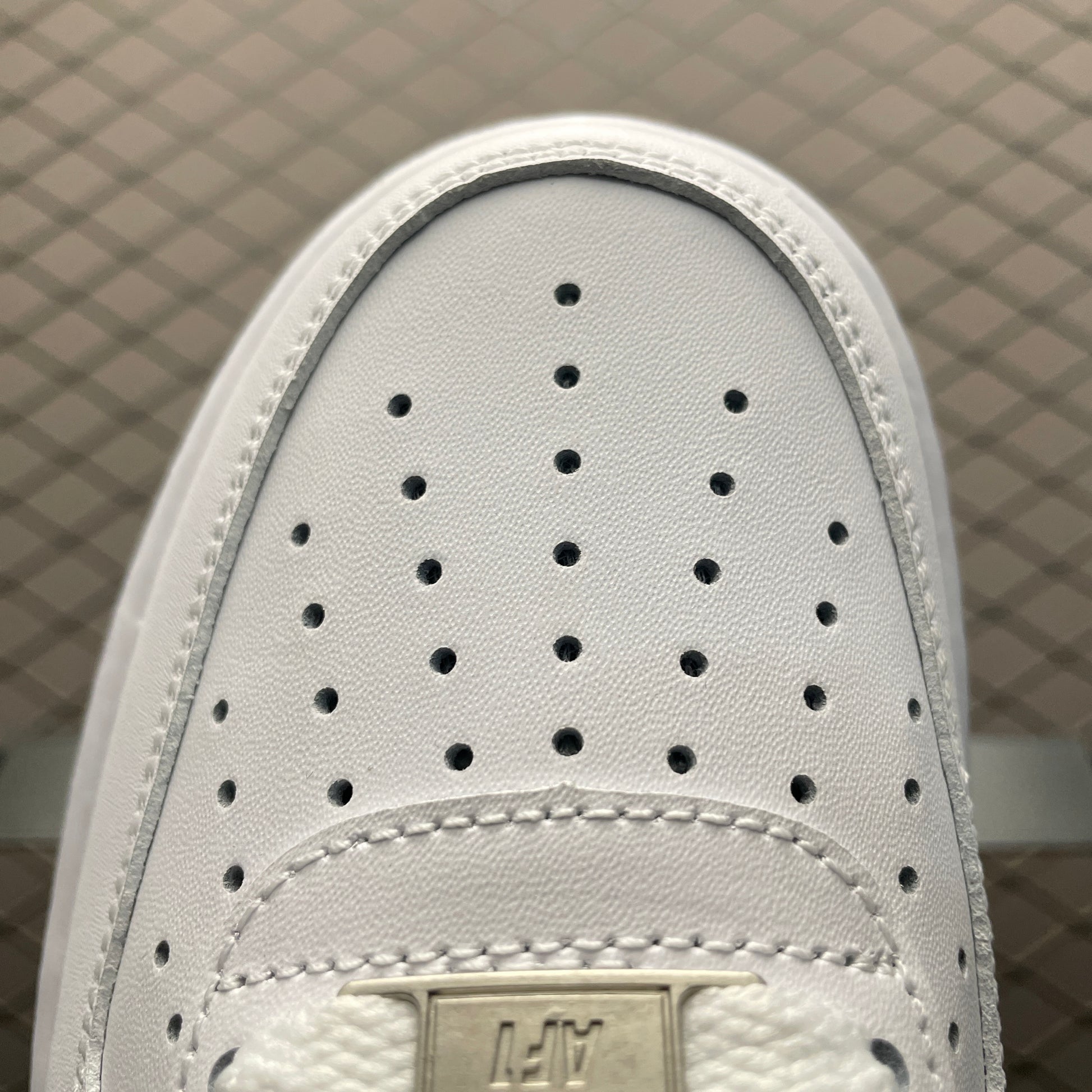 NIKE AIR FORCE 1 '07 Men – White/Rattan