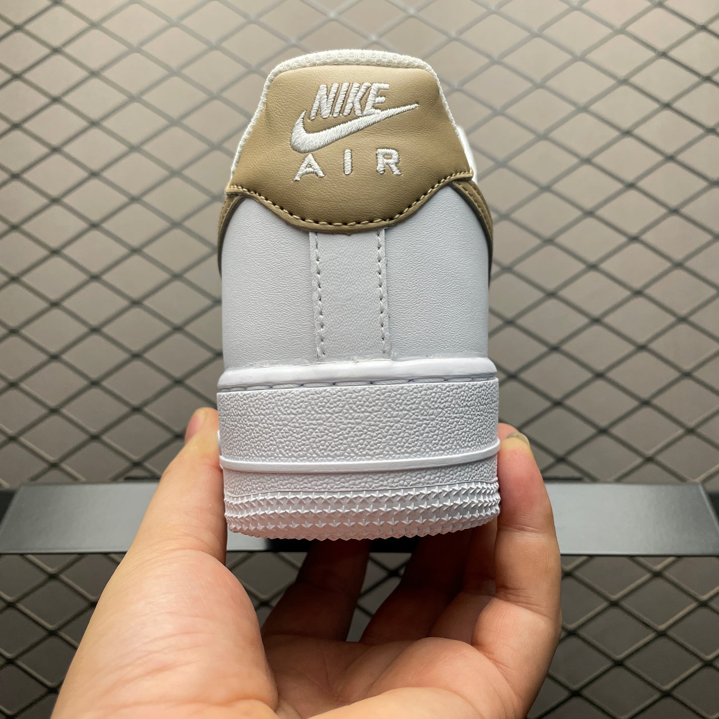 NIKE AIR FORCE 1 '07 Men – White/Rattan