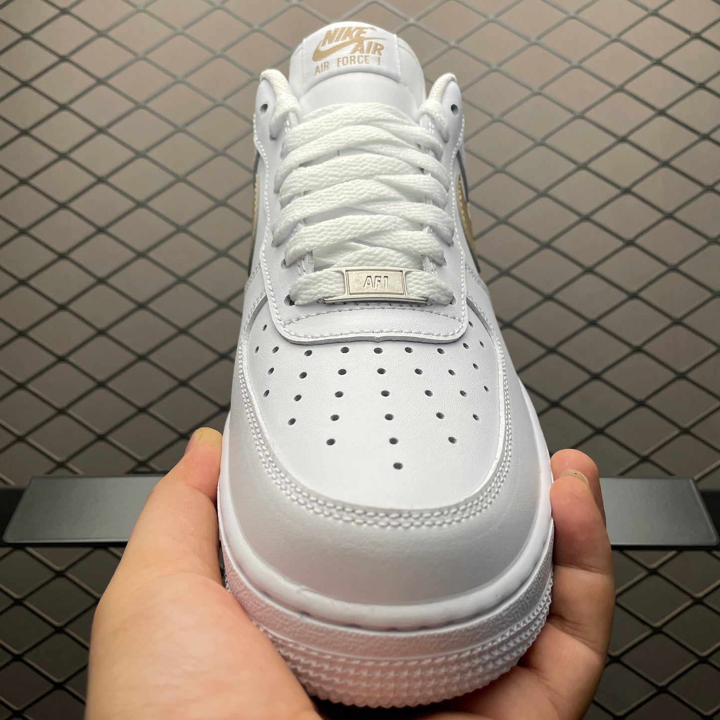 NIKE AIR FORCE 1 '07 Men – White/Rattan