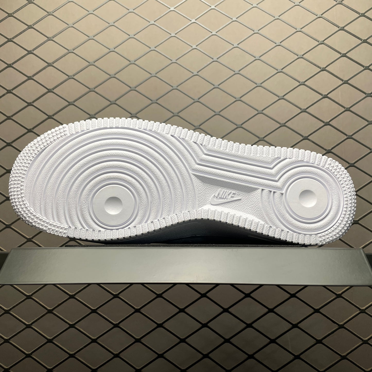 NIKE AIR FORCE 1 '07 Men – White/Rattan