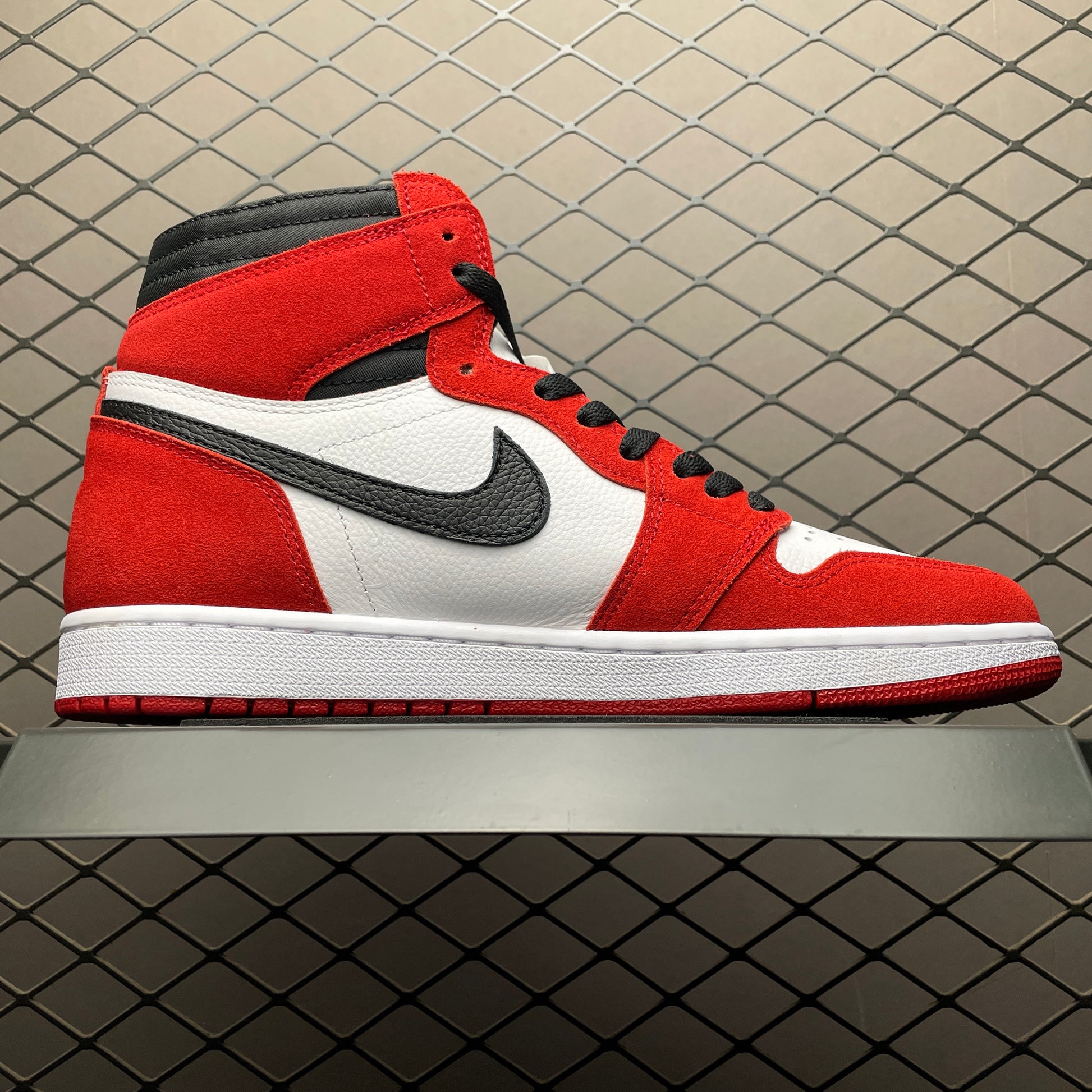 Travis Scott x Air Jordan 1 Chicago Red