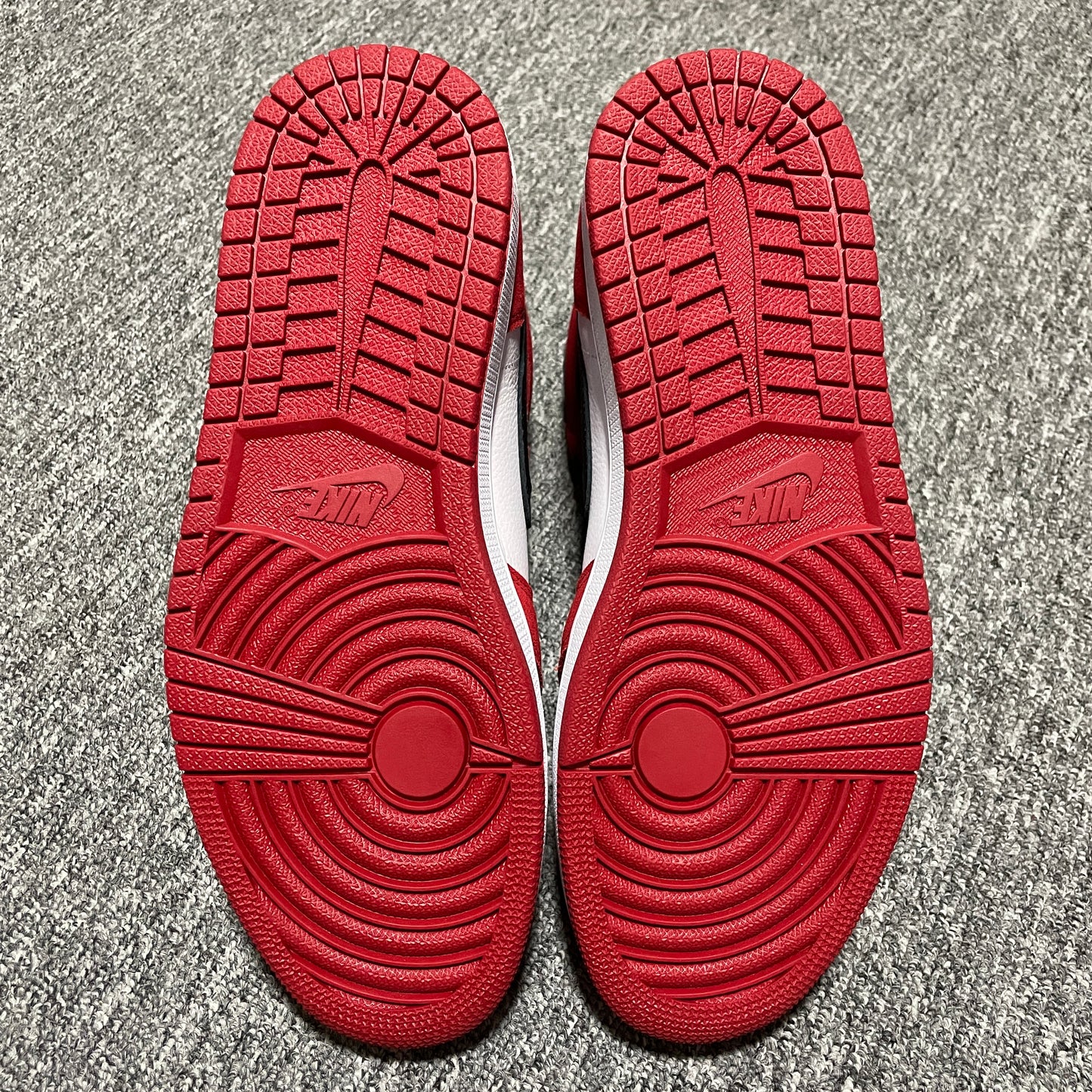 Travis Scott x Air Jordan 1 Chicago Red