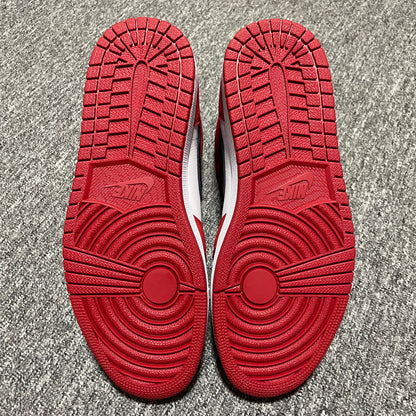 Travis Scott x Air Jordan 1 Chicago Red