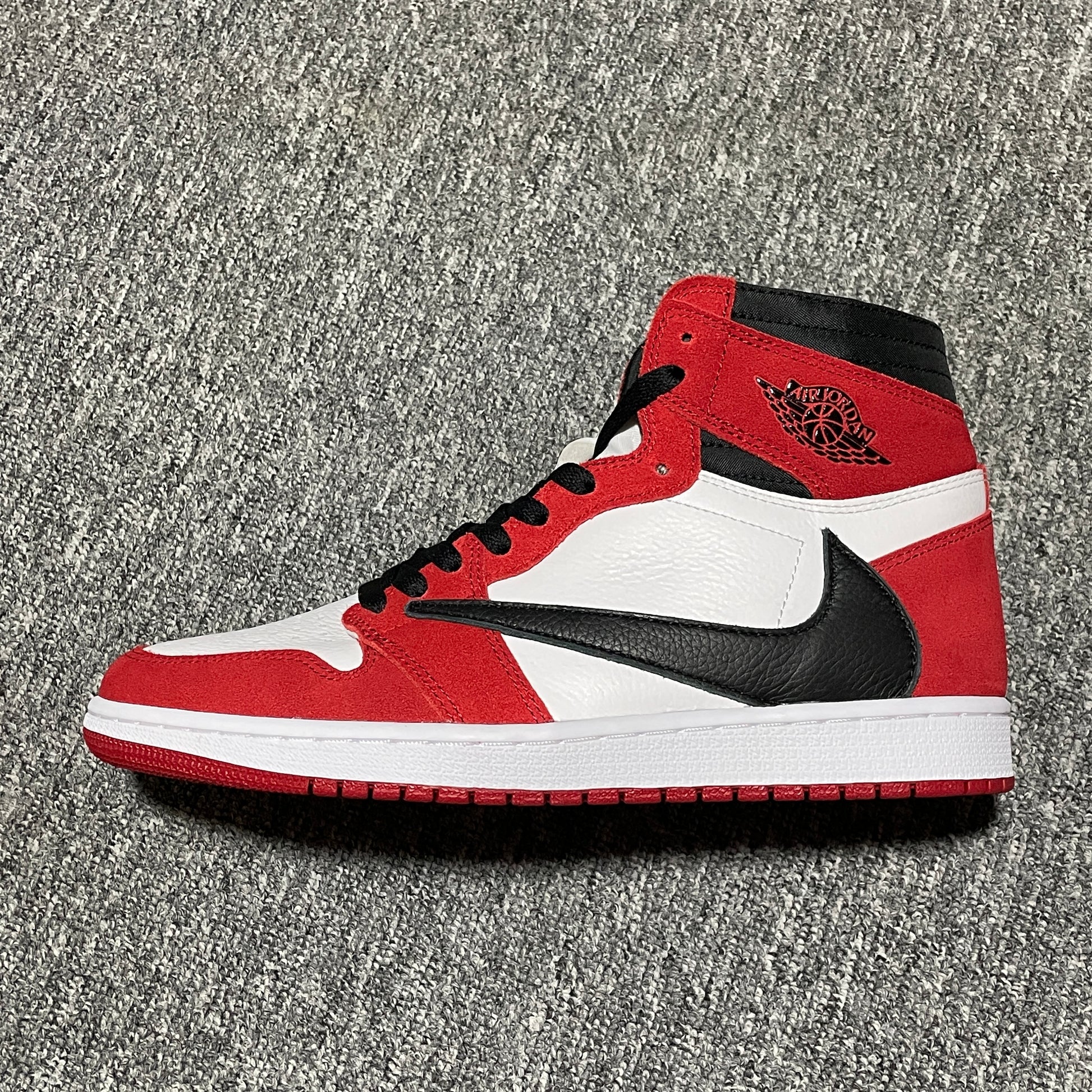 Travis Scott x Air Jordan 1 Chicago Red