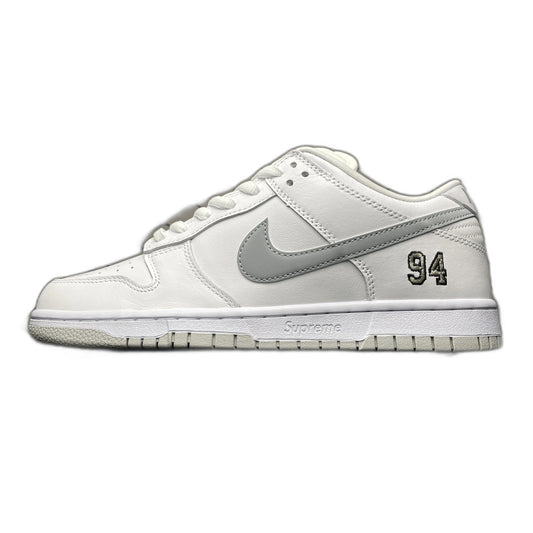 Supreme × Nike SB Dunk Low "White/Reflective Grey" (25FW Week2)