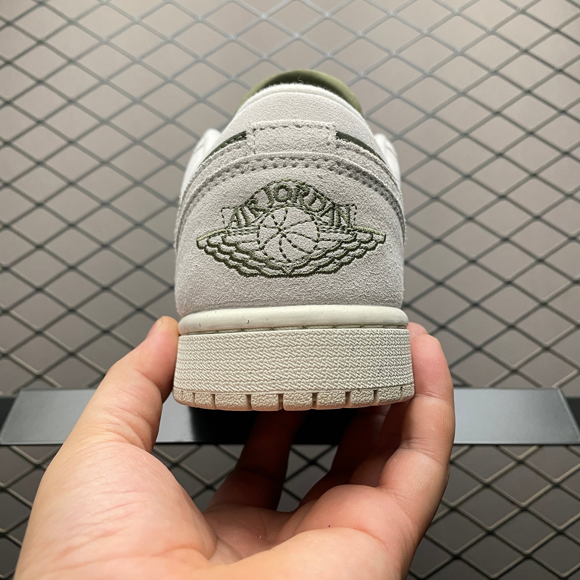 Nike Air Jordan 1 Low SE "Medium Olive"