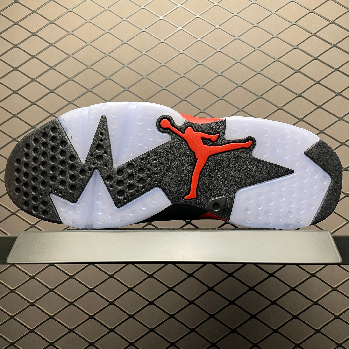 Nike Air Jordan 6 "Reverse Infrared"