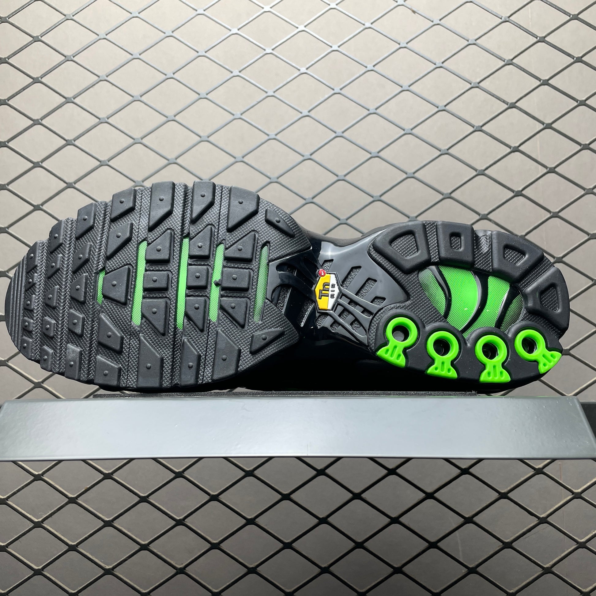 Nike Air Max Plus "Green Strike"