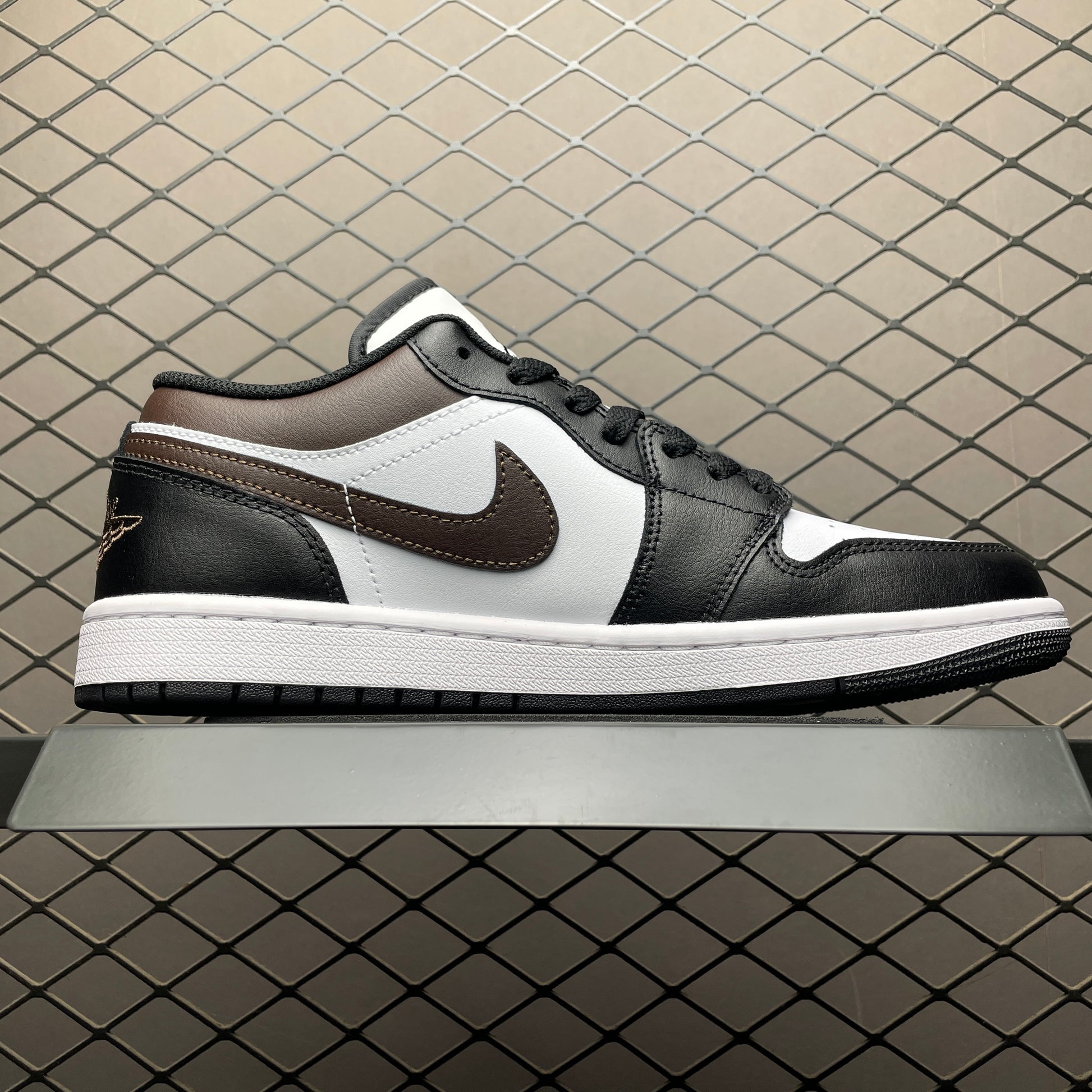 Nike Air Jordan 1 Low "White/Black/Brown"