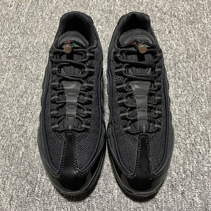 UNDEFEATED × Nike Air Max 95 SP "Black"