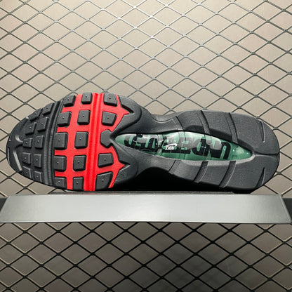 UNDEFEATED × Nike Air Max 95 SP "Black"