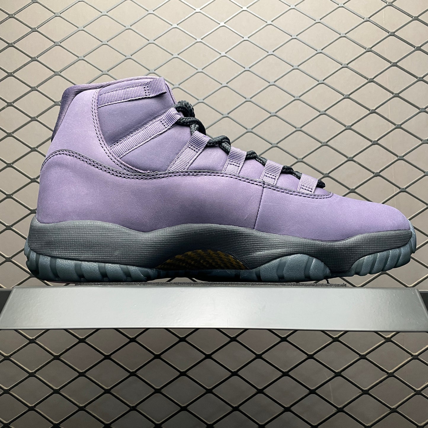 Nike Air Jordan 11 "Mojave" (Las Vegas Exclusive)