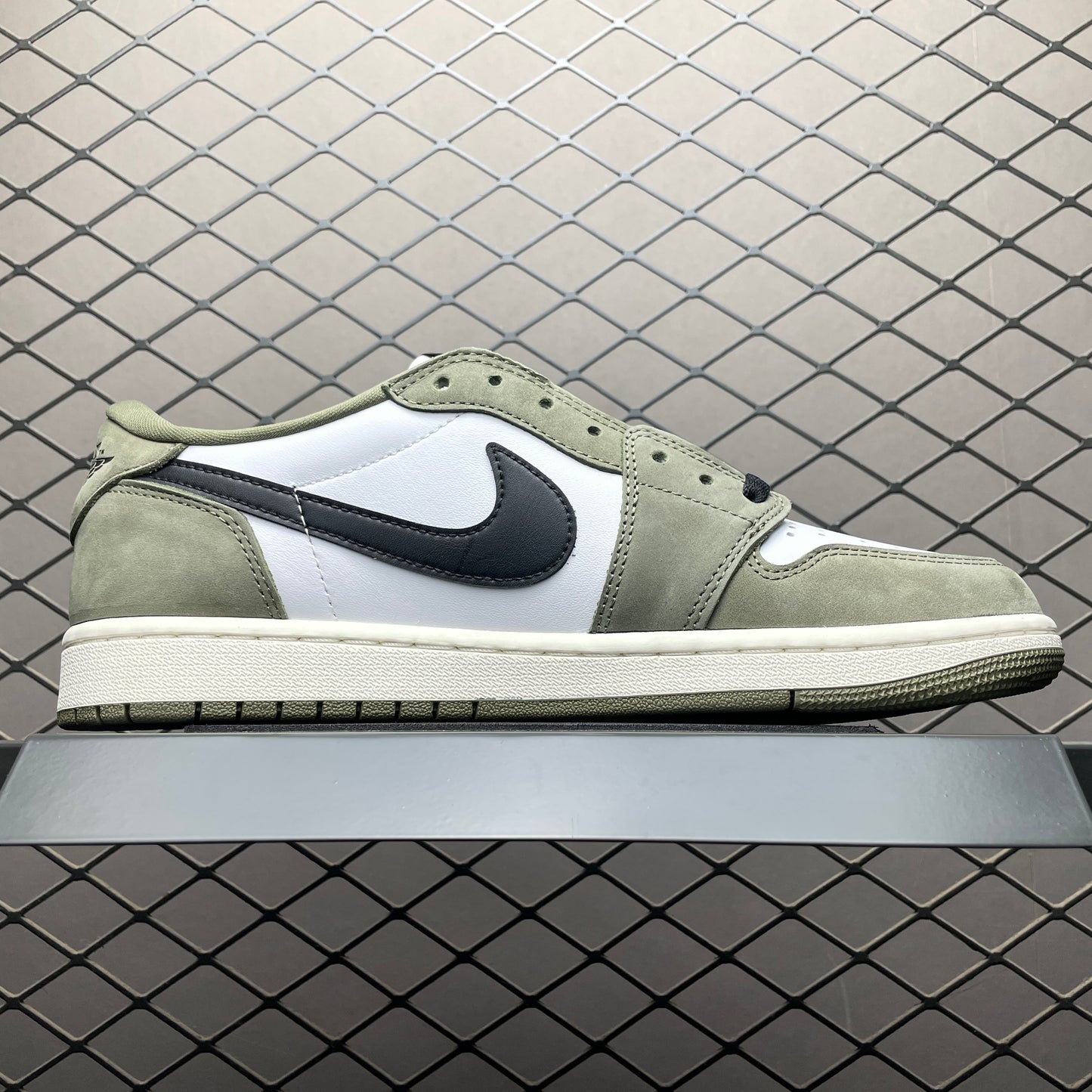 Nike Air Jordan 1 Retro Low OG "Medium Olive"