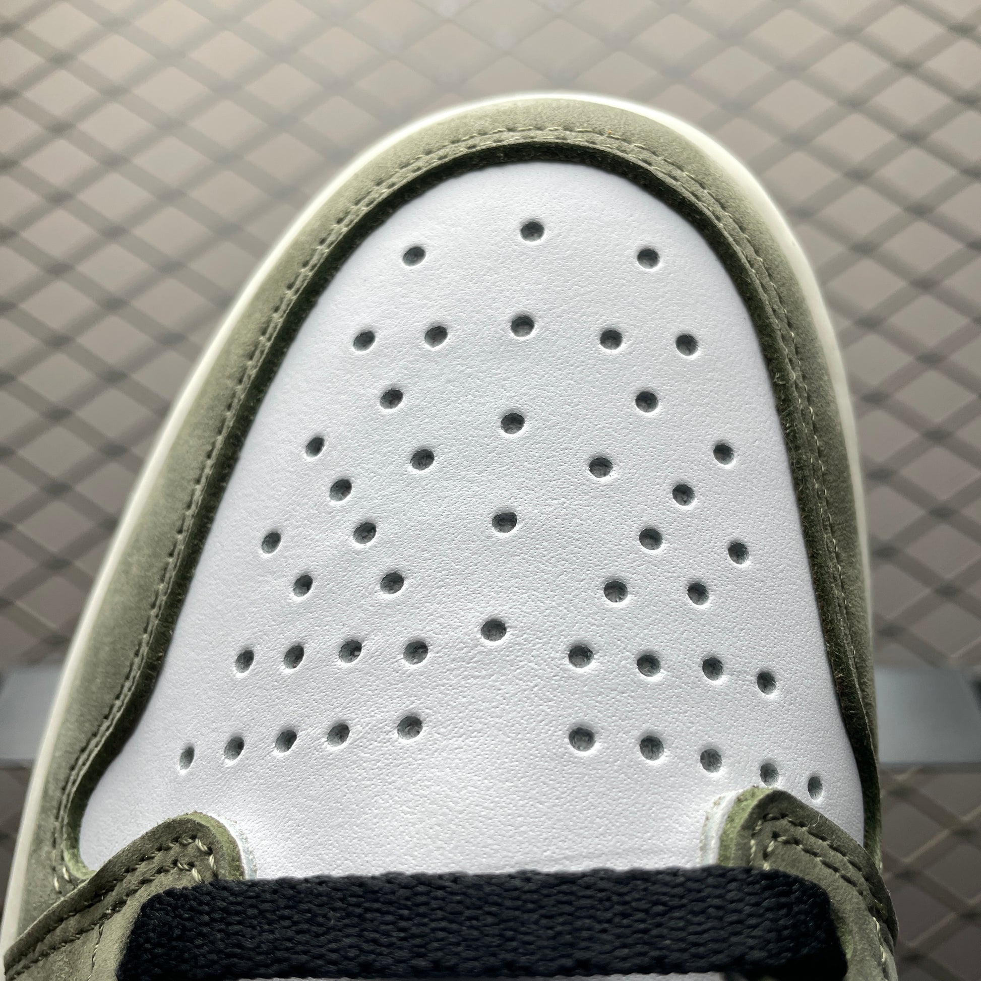 Nike Air Jordan 1 Retro Low OG "Medium Olive"