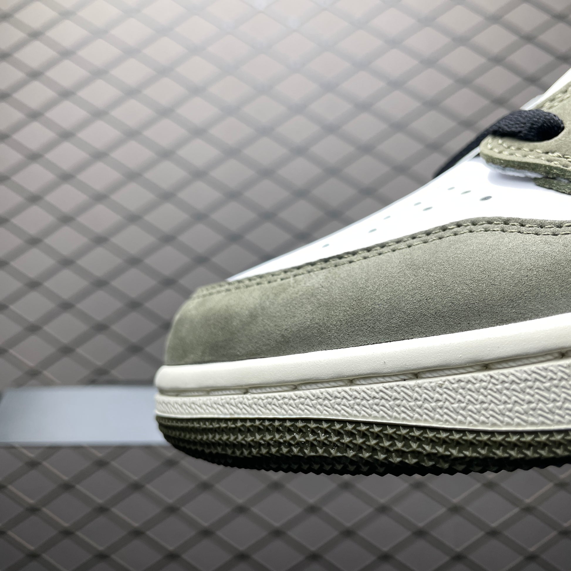 Nike Air Jordan 1 Retro Low OG "Medium Olive"