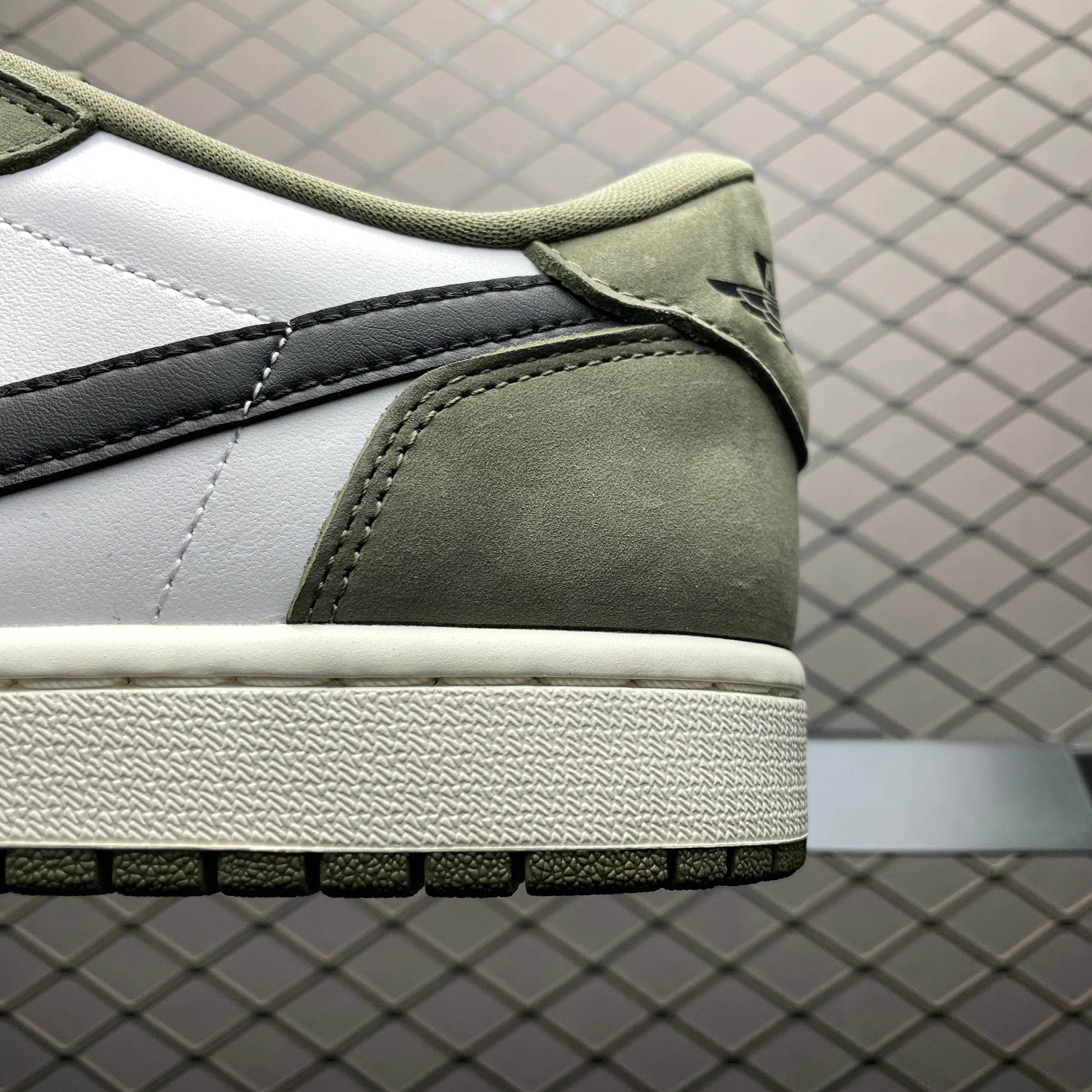 Nike Air Jordan 1 Retro Low OG "Medium Olive"