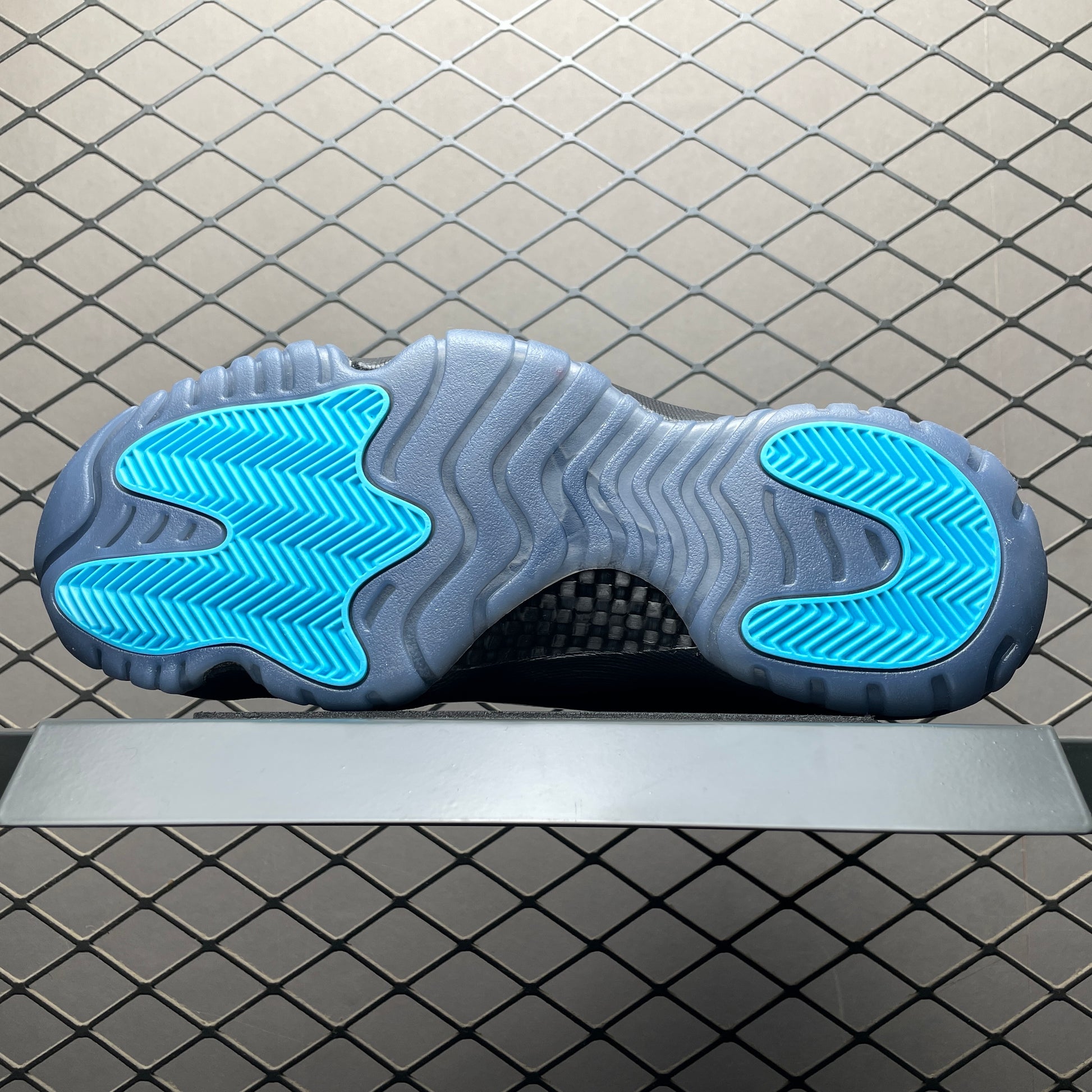 Nike Air Jordan 11 Retro "Gamma Blue"