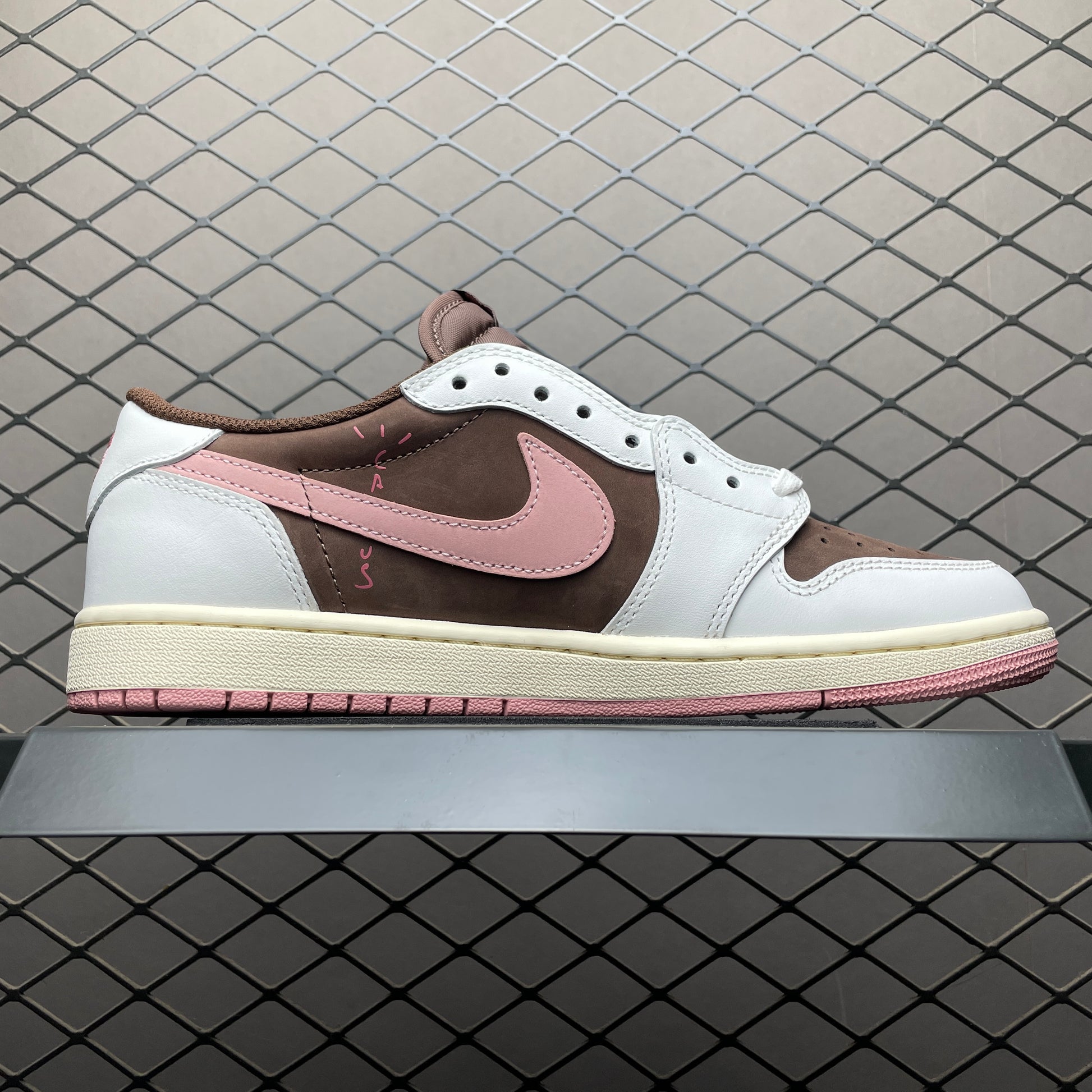 Travis Scott × Nike Women's Air Jordan 1 Low OG SP "Dark Pony/Pink Oxford"