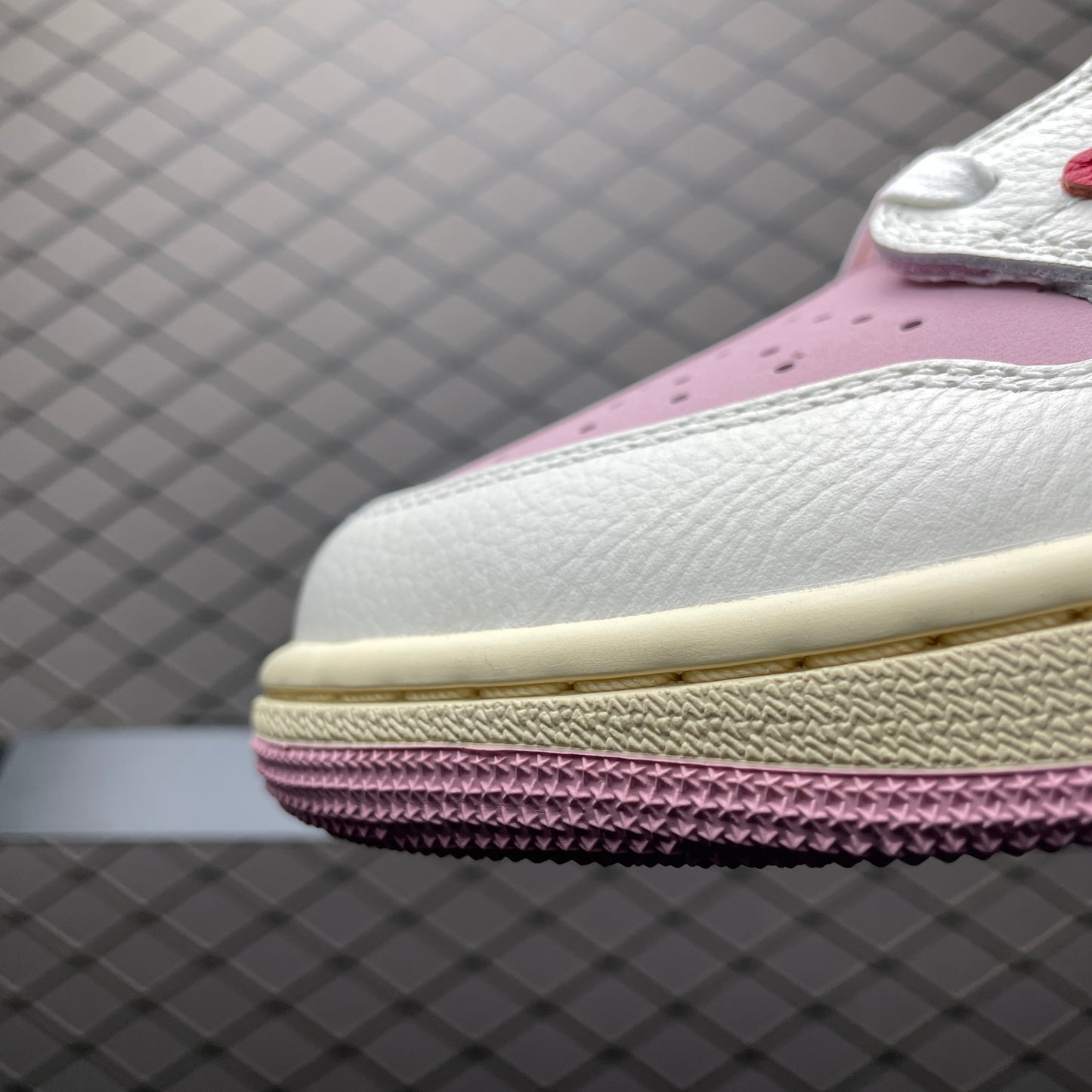 Travis Scott × Nike Air Jordan 1 Low OG "Sail/Tropical Pink"