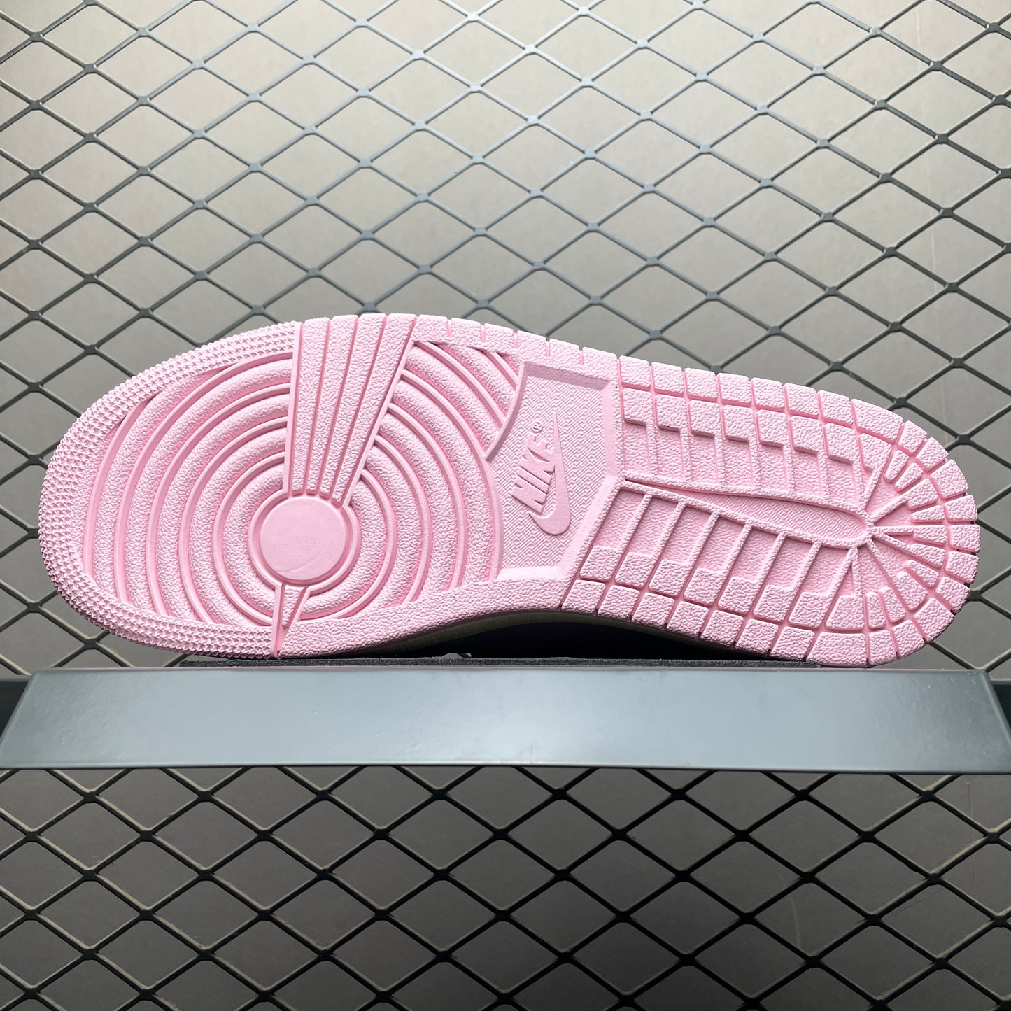 Travis Scott × Nike Air Jordan 1 Low OG "Sail/Tropical Pink"