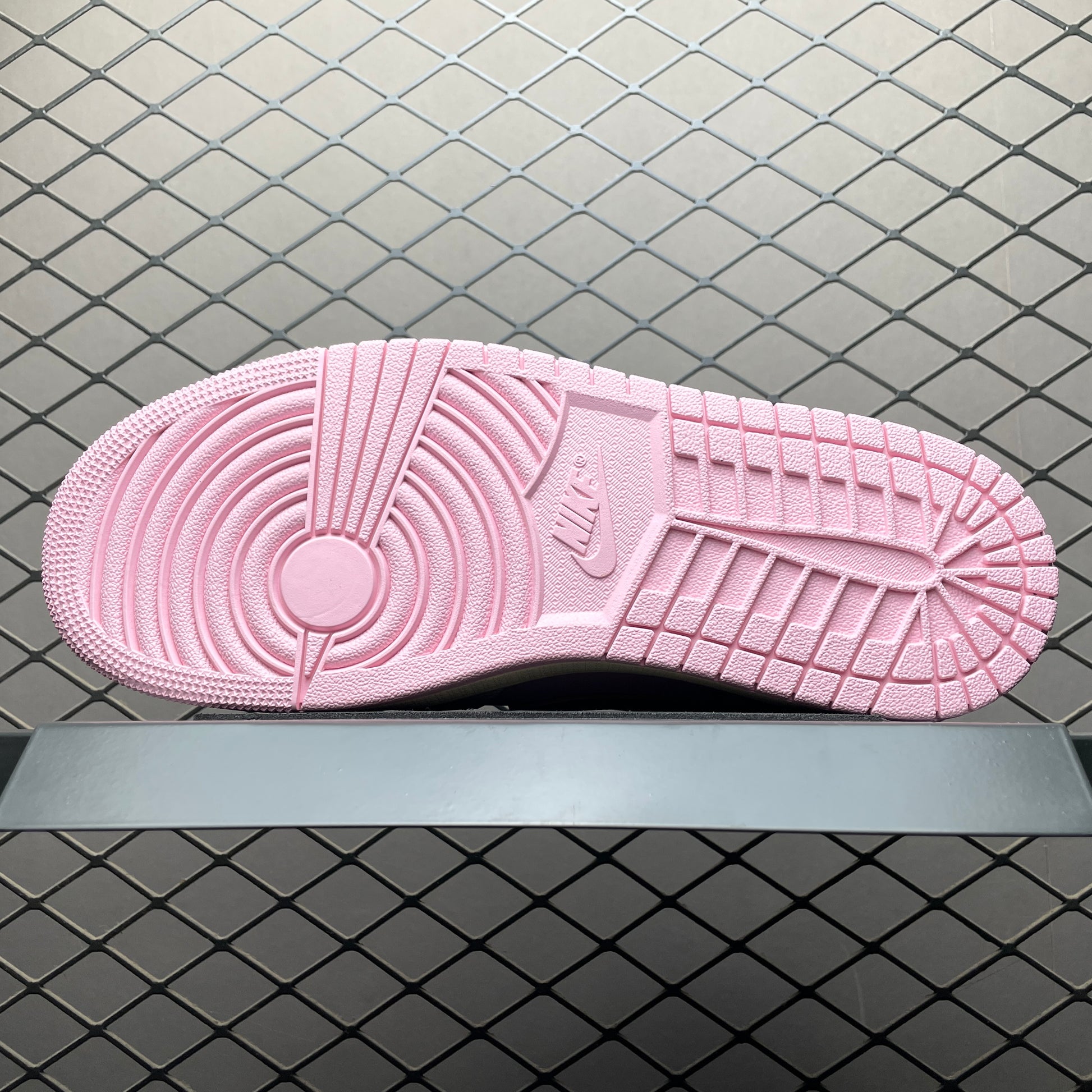 Travis Scott × Nike Air Jordan 1 Low OG "Sail/Tropical Pink"