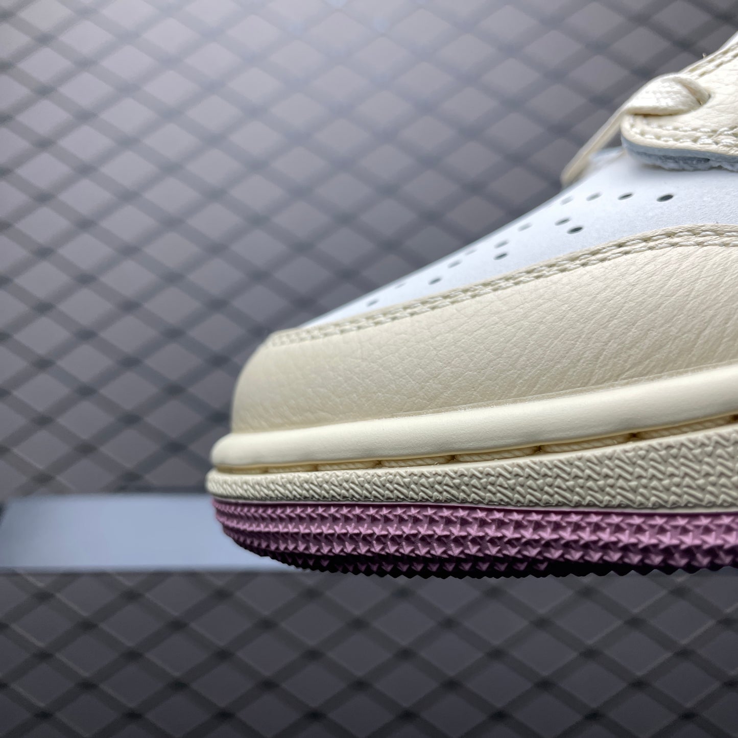 Travis Scott × Nike Air Jordan 1 Low OG "Muslin/Shy Pink"