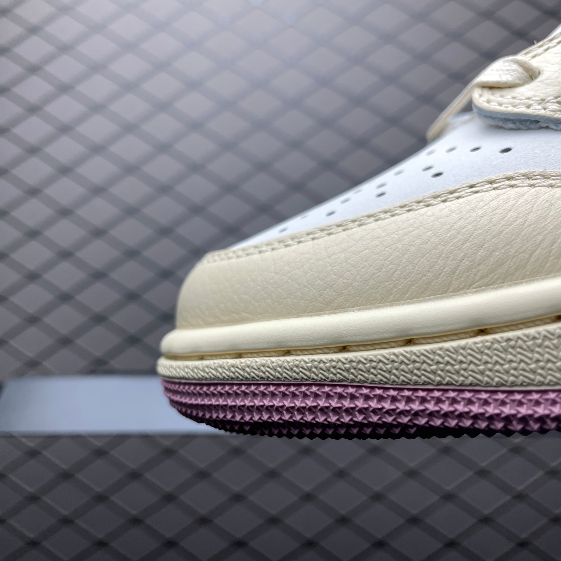 Travis Scott × Nike Air Jordan 1 Low OG "Muslin/Shy Pink"