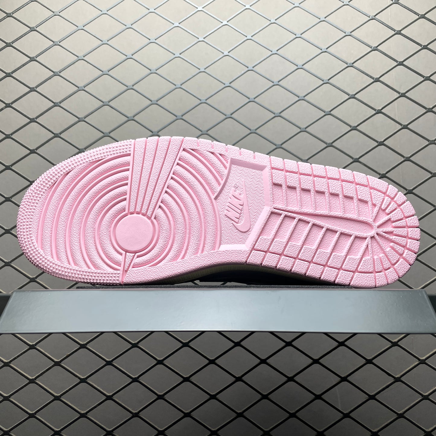 Travis Scott × Nike Air Jordan 1 Low OG "Muslin/Shy Pink"