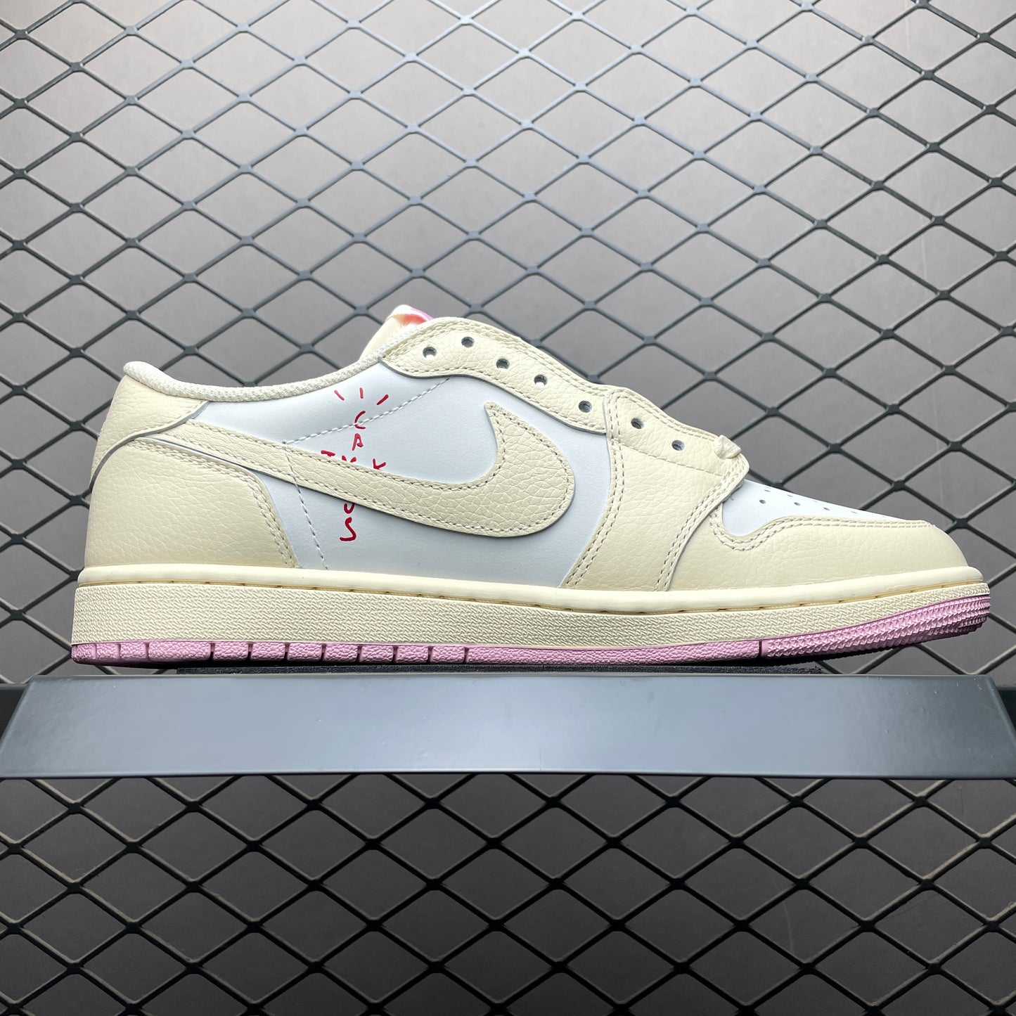 Travis Scott × Nike Air Jordan 1 Low OG "Muslin/Shy Pink"