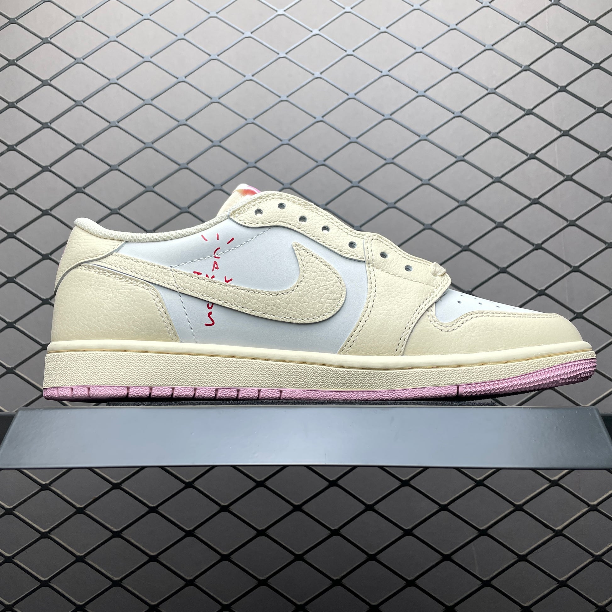 Travis Scott × Nike Air Jordan 1 Low OG "Muslin/Shy Pink"