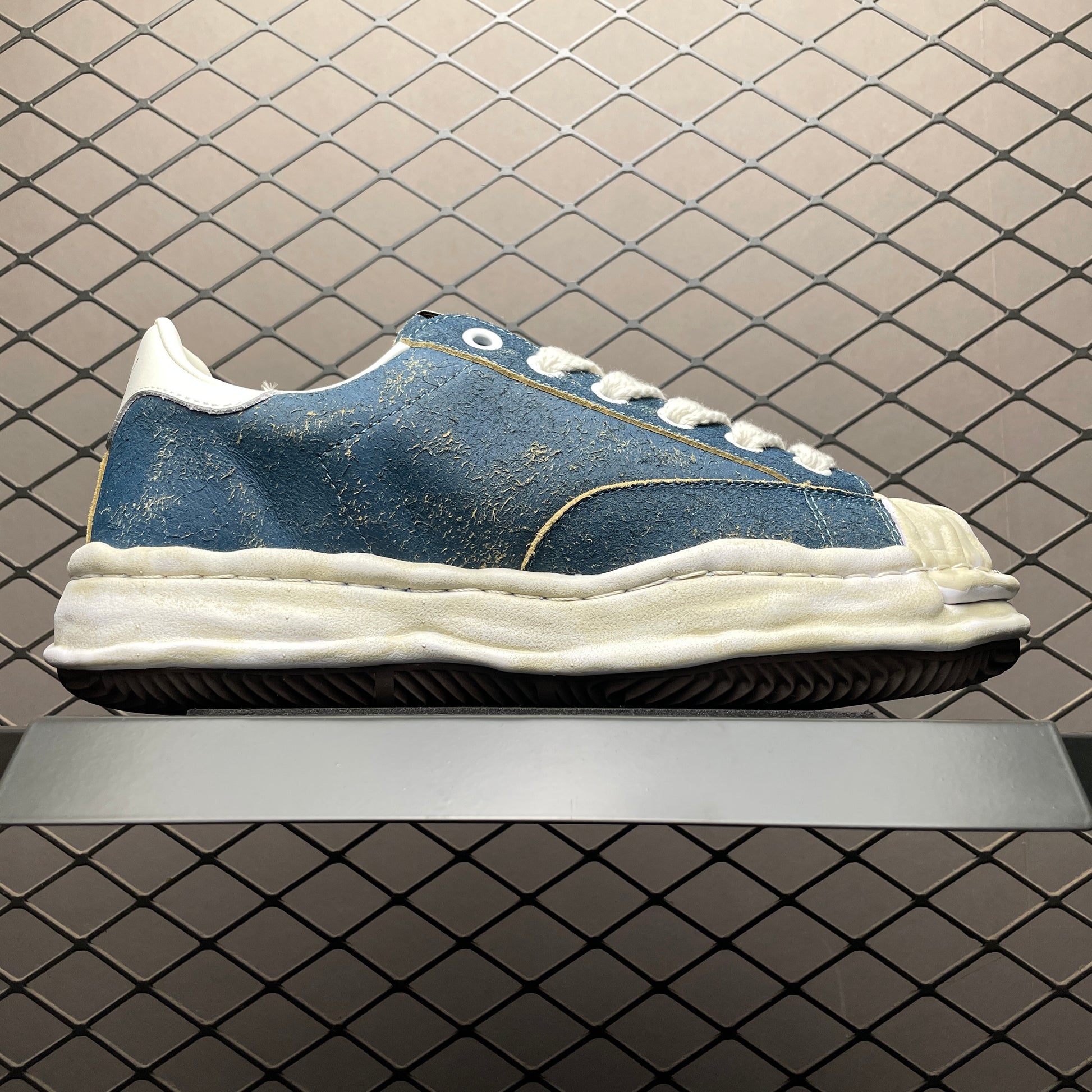 Maison MIHARA YASUHIRO BLAKEY OG Sole Vintage Suede Low-top Sneaker