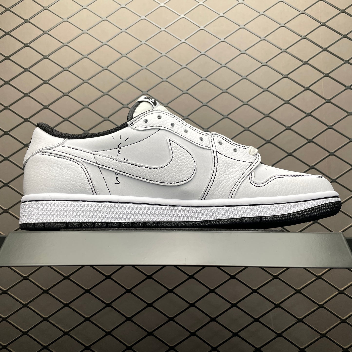 Travis Scott × Nike Air Jordan 1 Low OG "Sail/Tropical Pink"