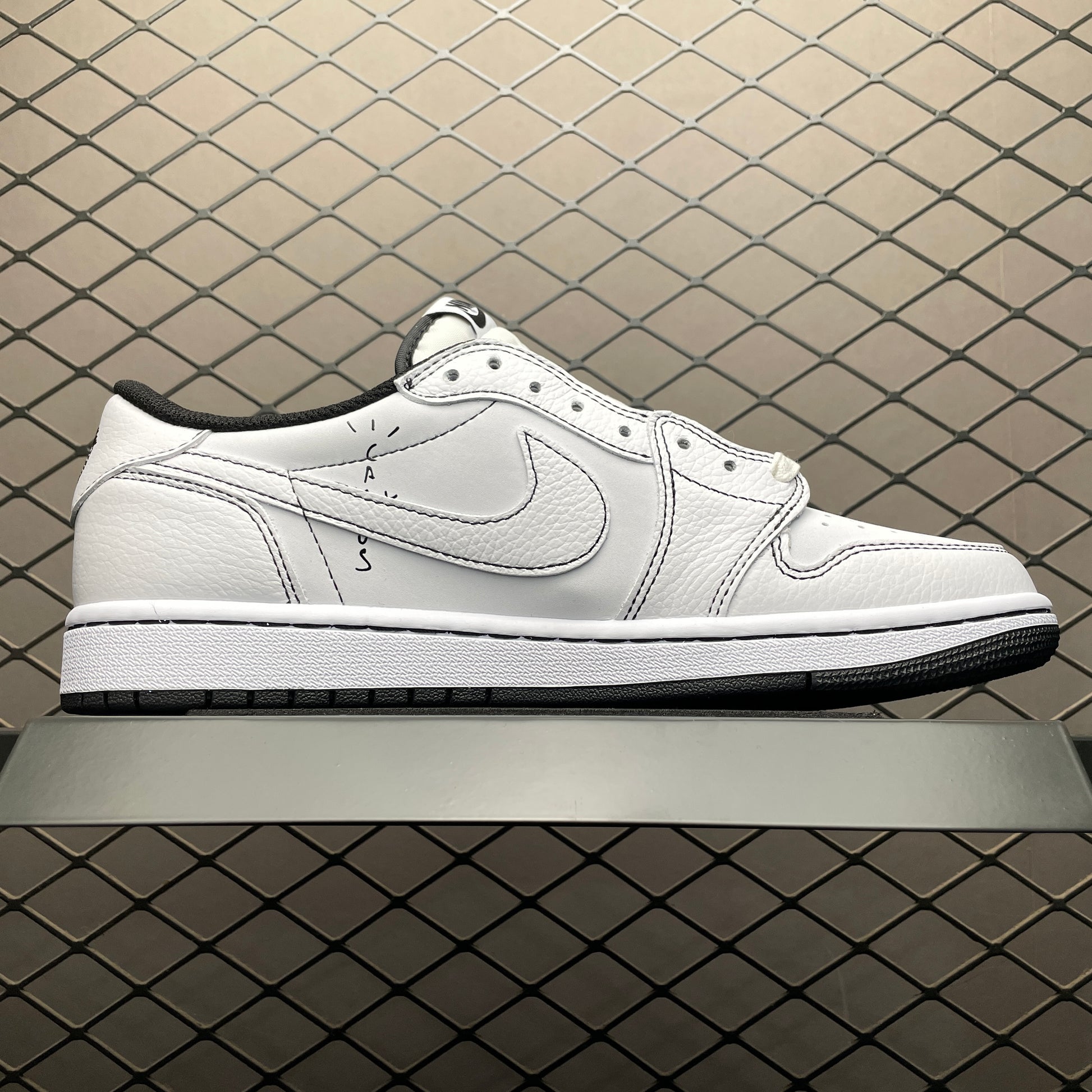 Travis Scott × Nike Air Jordan 1 Low OG "Sail/Tropical Pink"