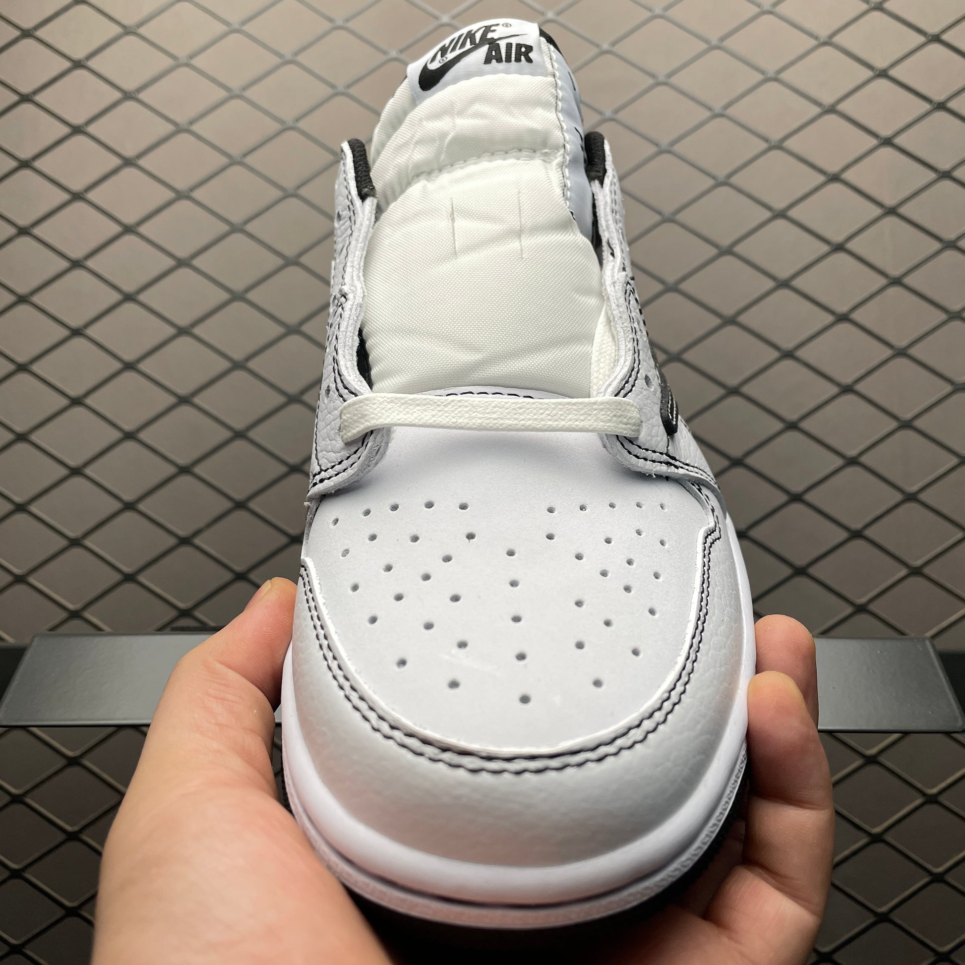 Travis Scott × Nike Air Jordan 1 Low OG "Sail/Tropical Pink"