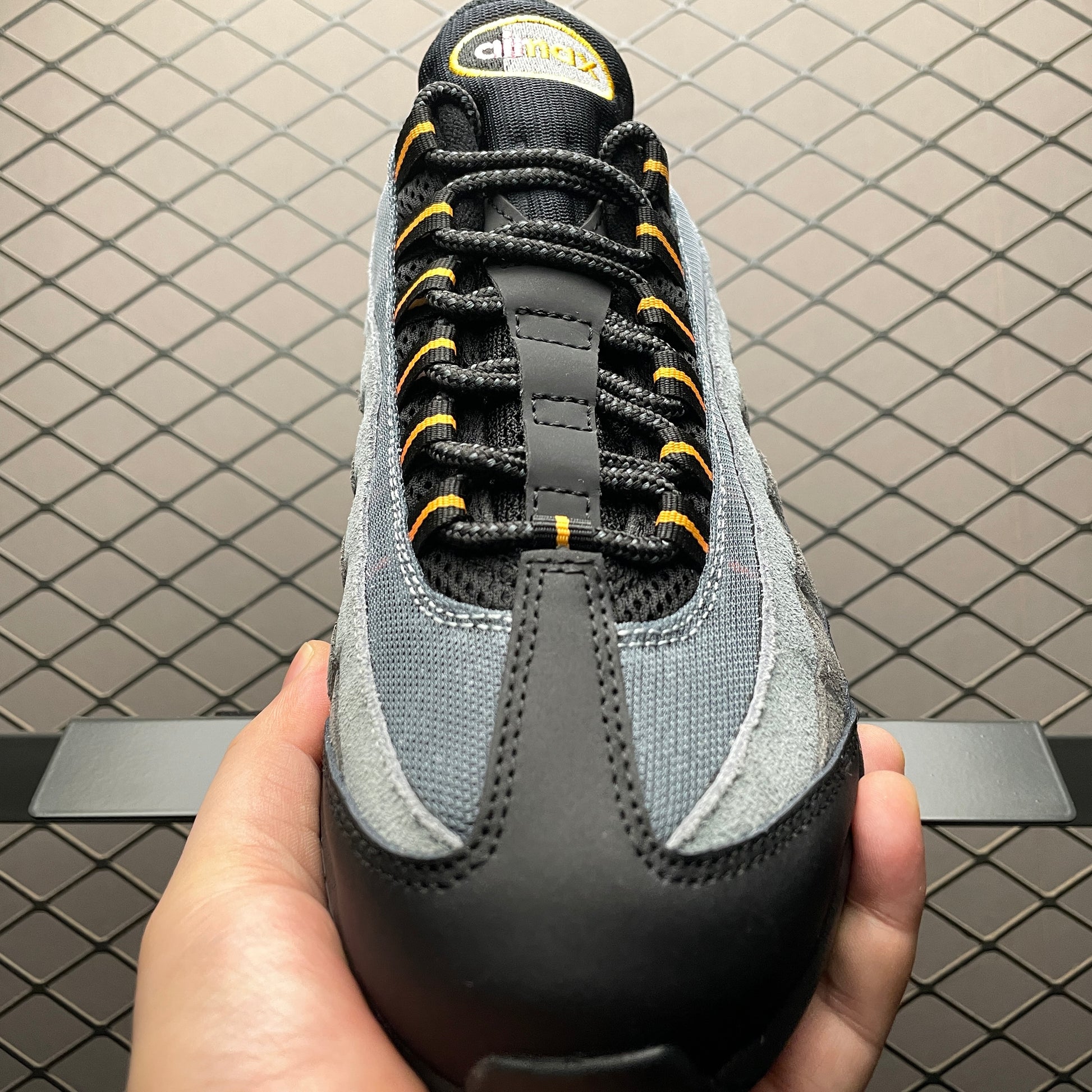 Nike Air Max 95 OG "Sundial"