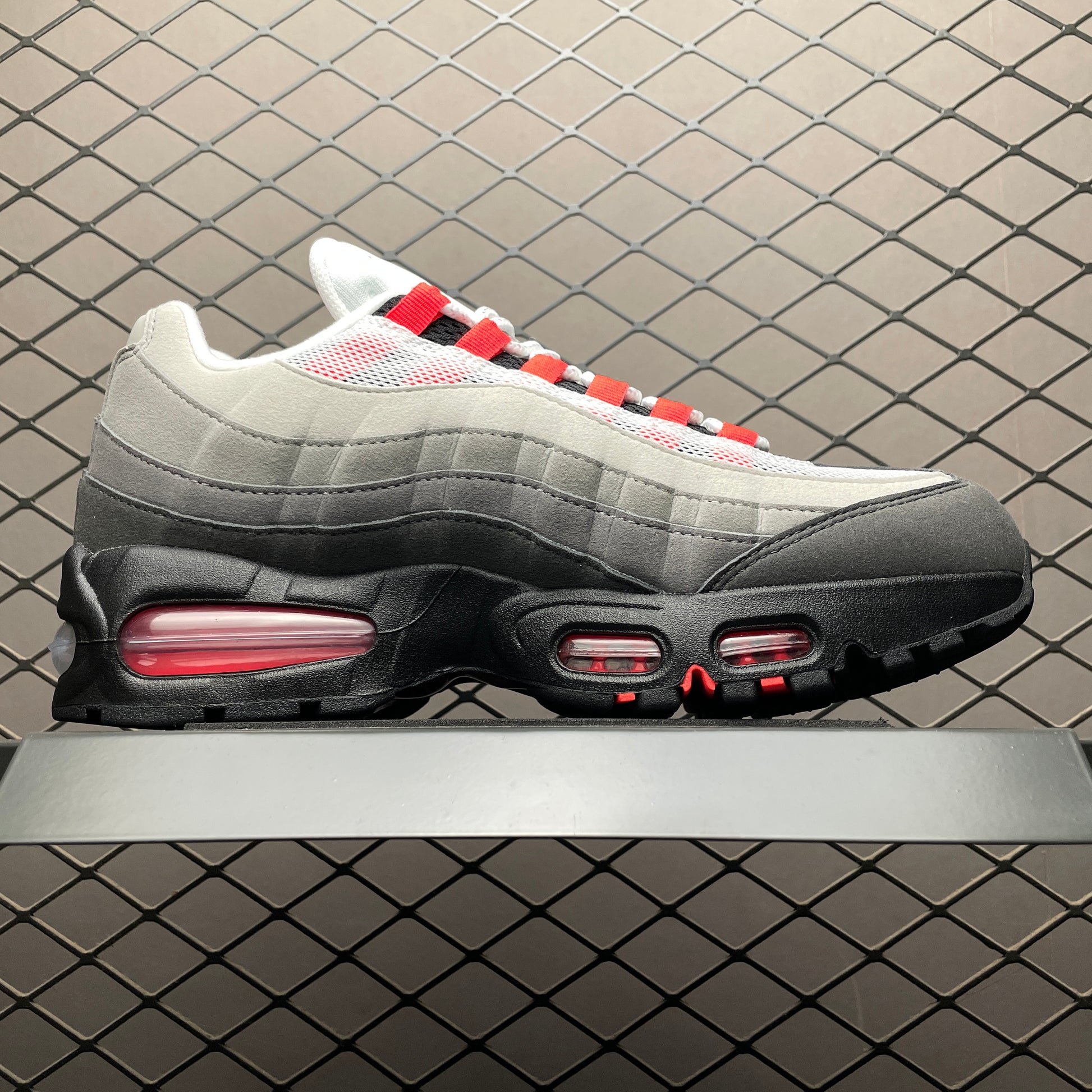 Nike Air Max 95 OG Big Bubble "Medium Ash/Solar Red"