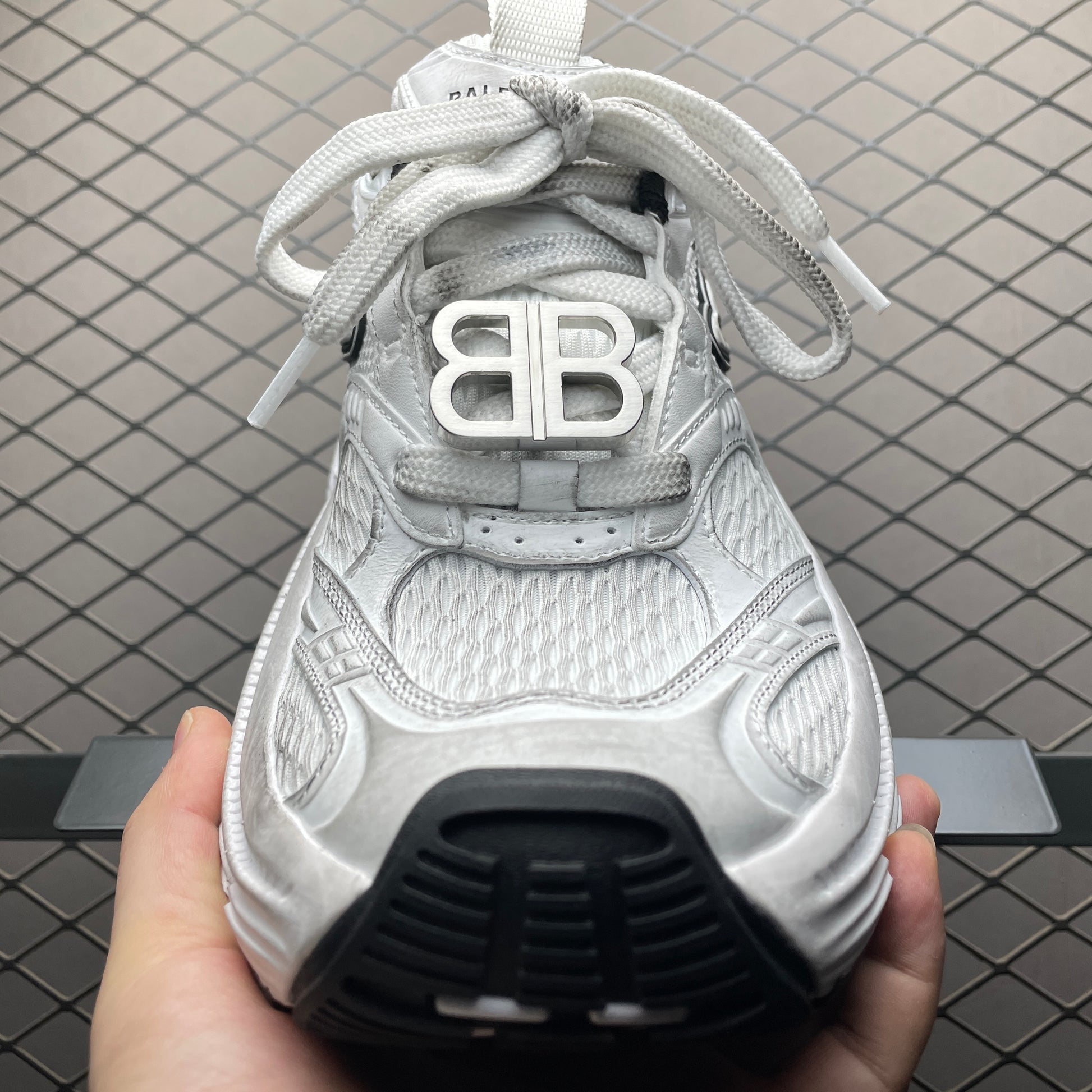 Balenciaga Men's 6xl Hardware Sneaker in White/black