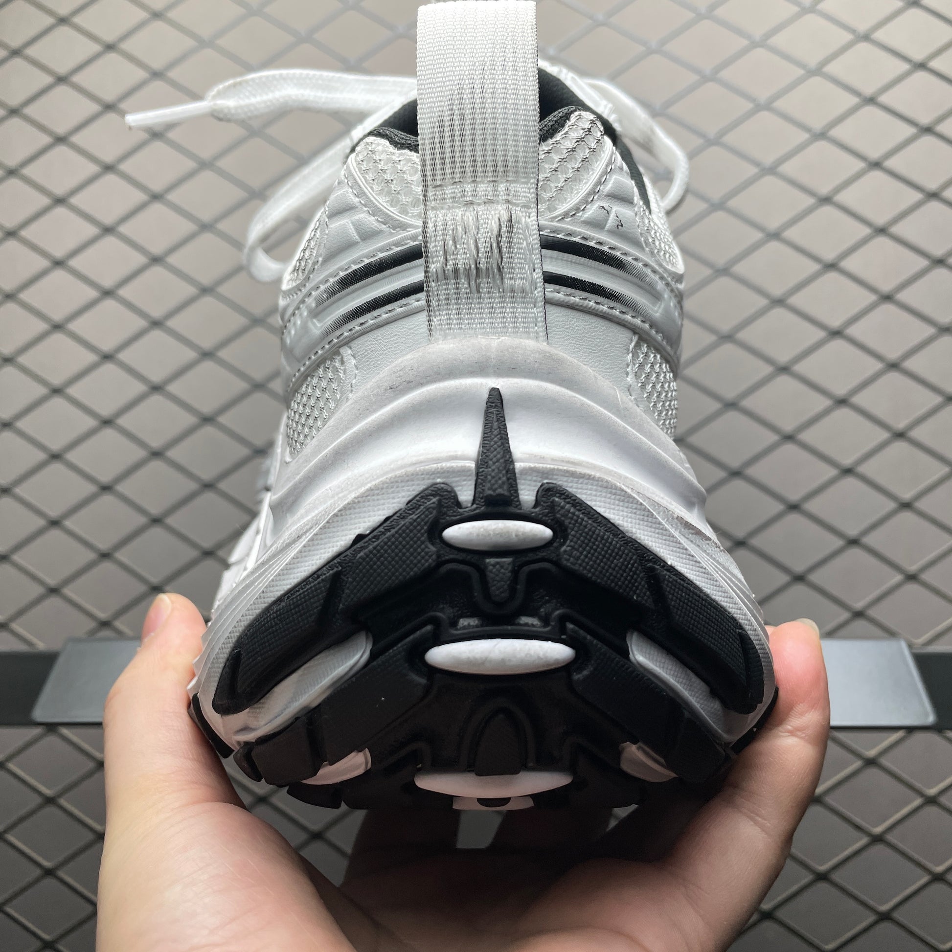 Balenciaga Men's 6xl Hardware Sneaker in White/black