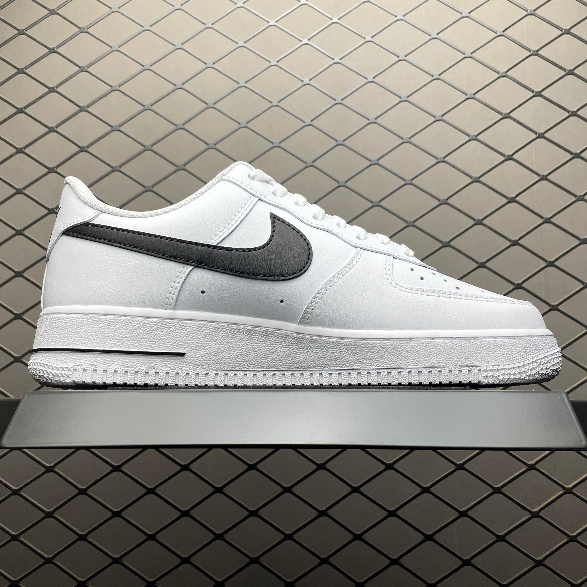 Nike Air Force 1 Low "White/Black" (2020)