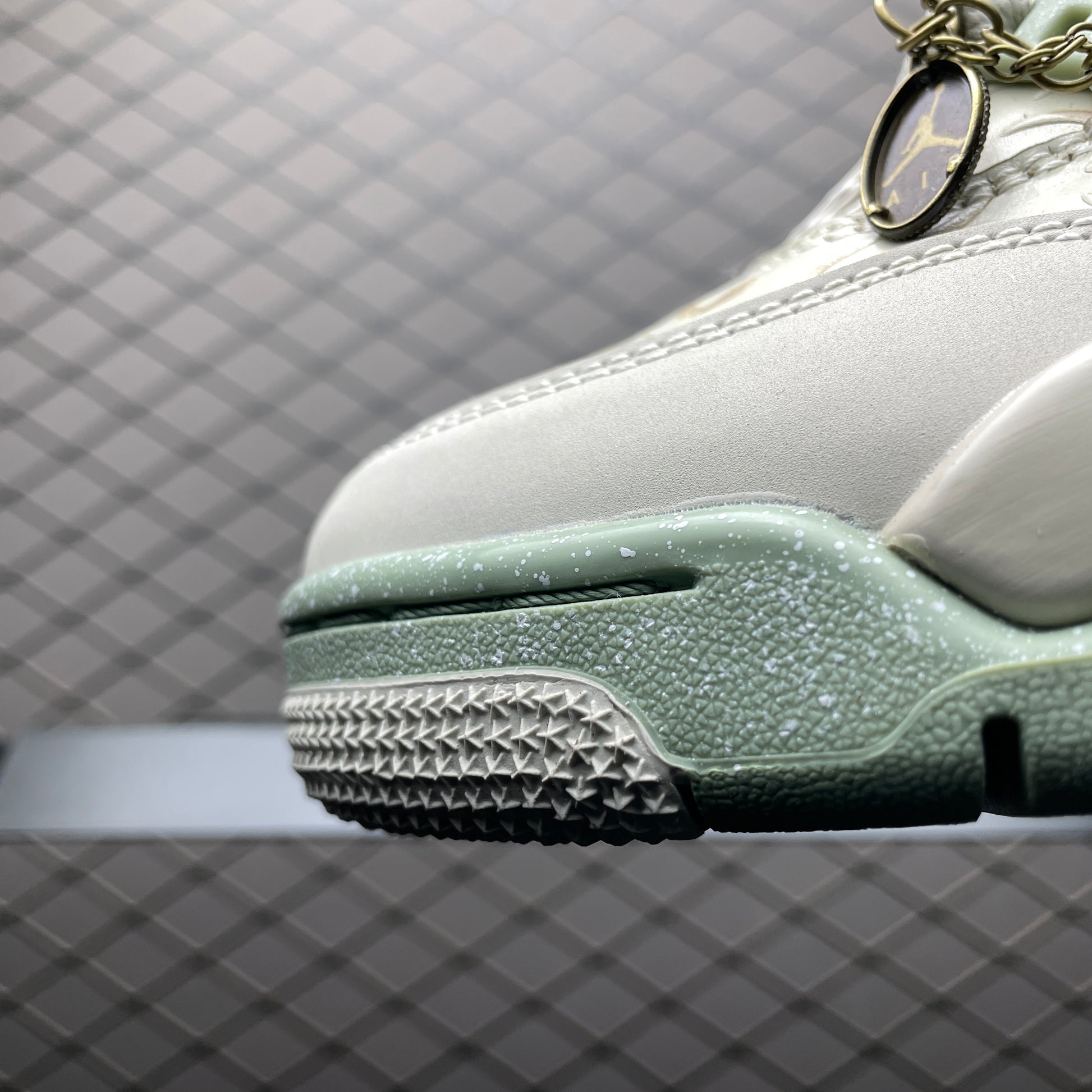 Nike Air Jordan 4 SE "Somos Eternos/Soft Pearl"