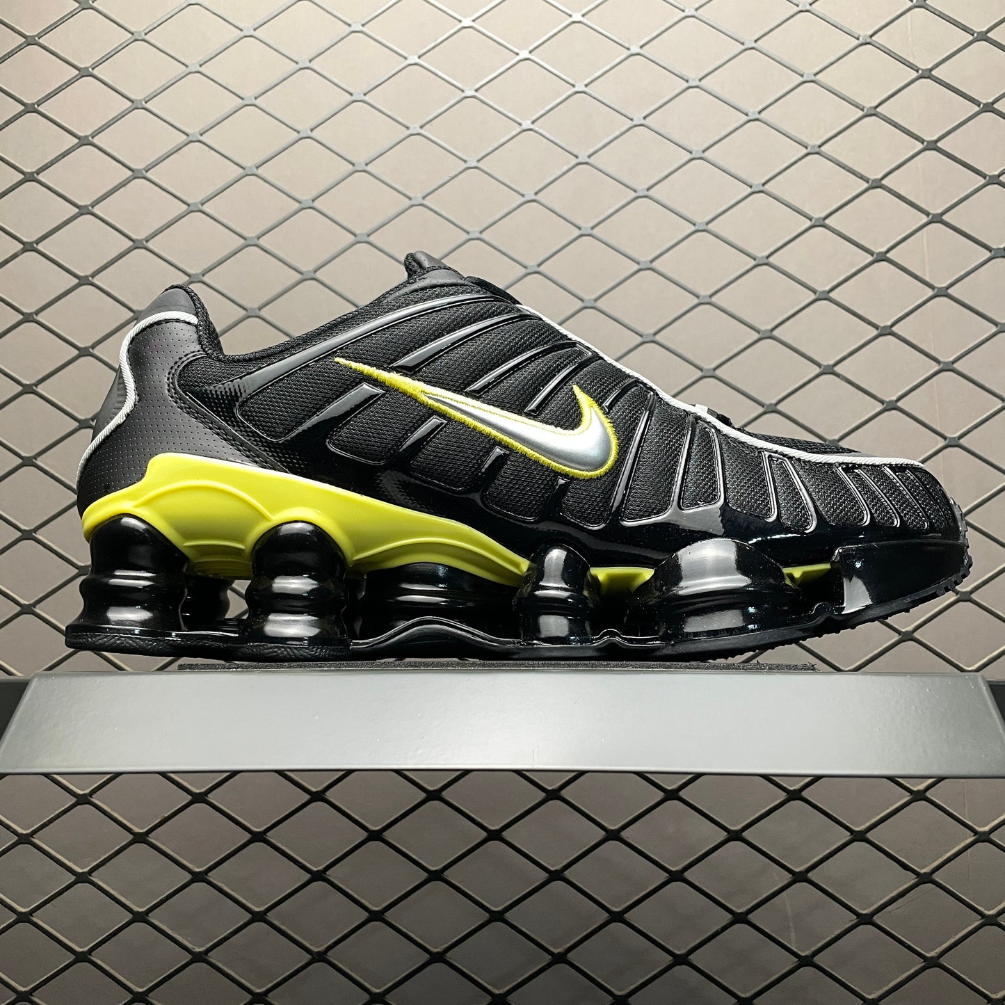 Nike Shox TL "Black/Dynamic Yellow/Metallic Silver"