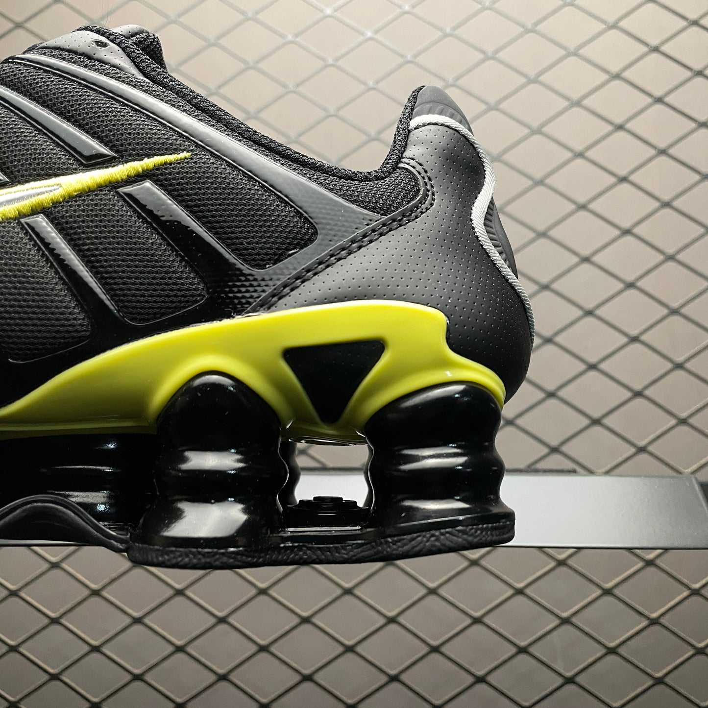 Nike Shox TL "Black/Dynamic Yellow/Metallic Silver"