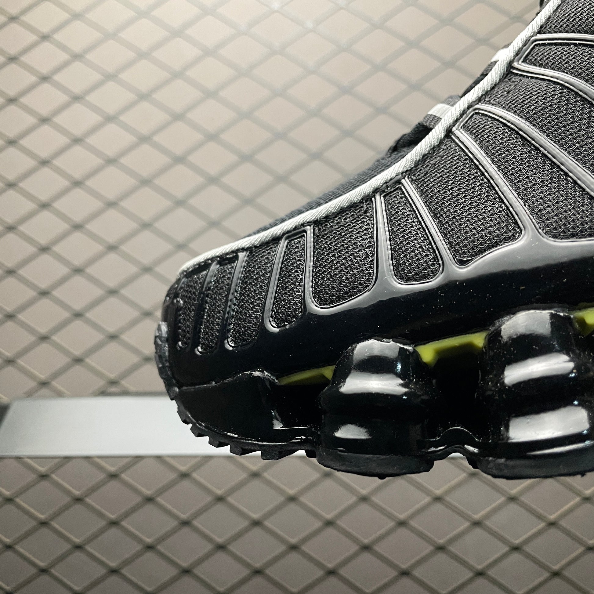Nike Shox TL "Black/Dynamic Yellow/Metallic Silver"
