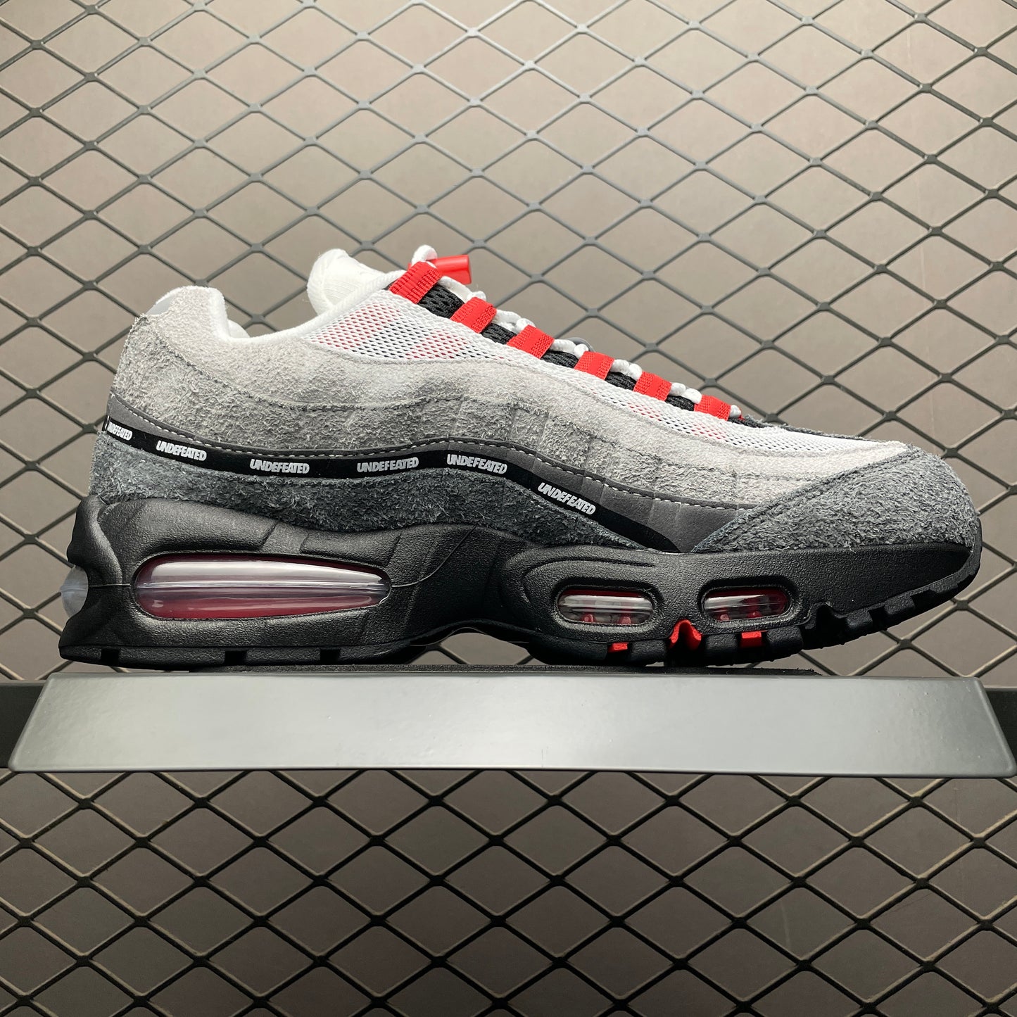 UNDEFEATED × Nike Air Max 95 SP "Fire Red" (Tokyo Exclusive)