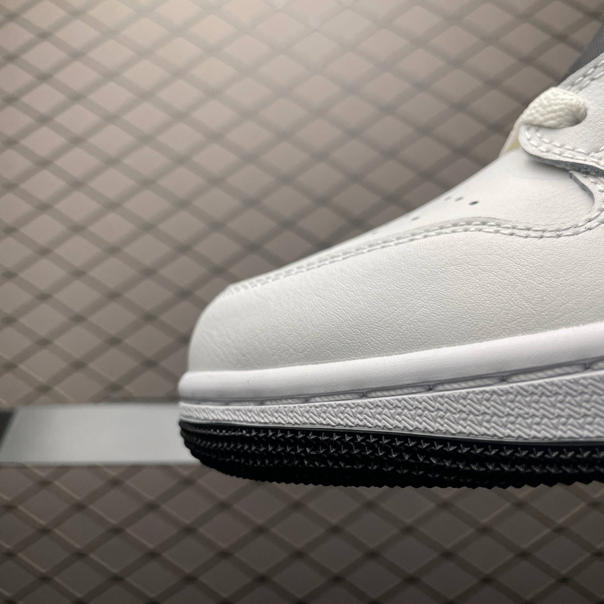Nike Air Jordan 1 Mid "Summit White/Neutral Grey"